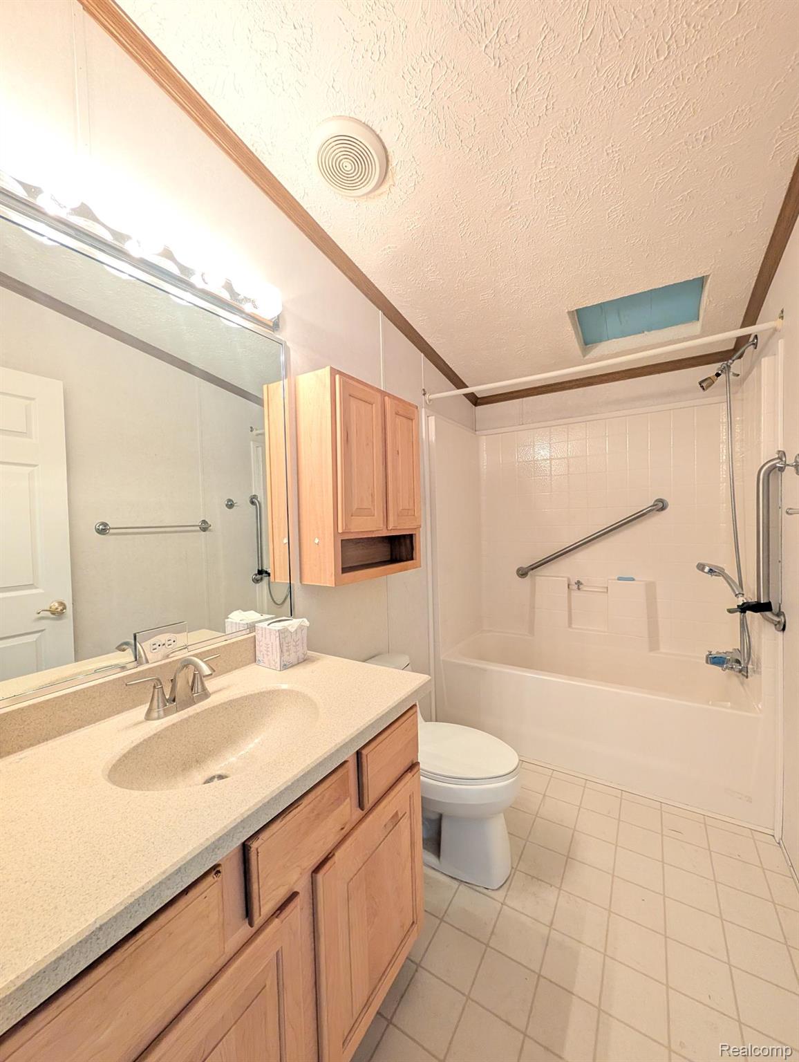 9 Brookfield Property Photo 10