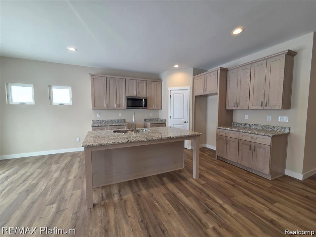861 Oakwood Circle 22 Property Photo 13
