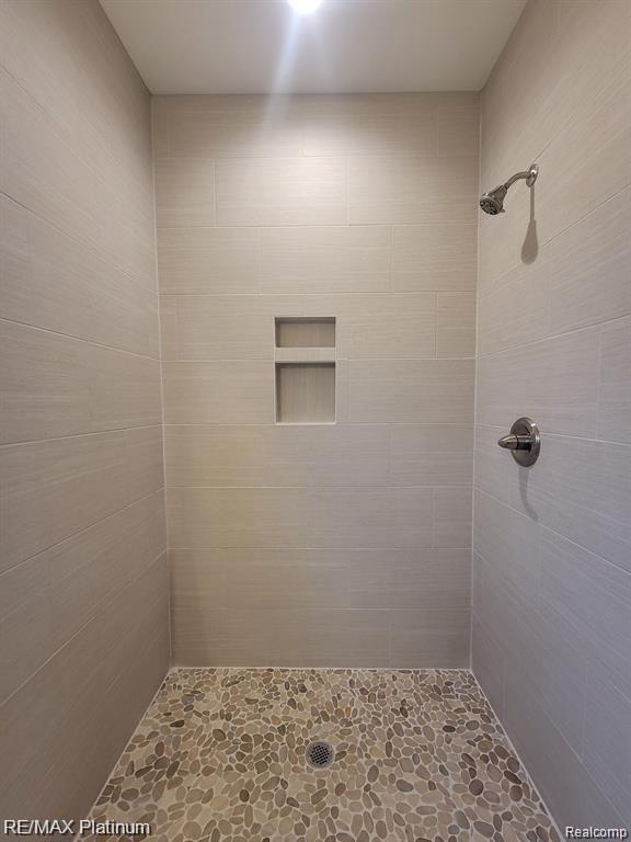 861 Oakwood Circle 22 Property Photo 15