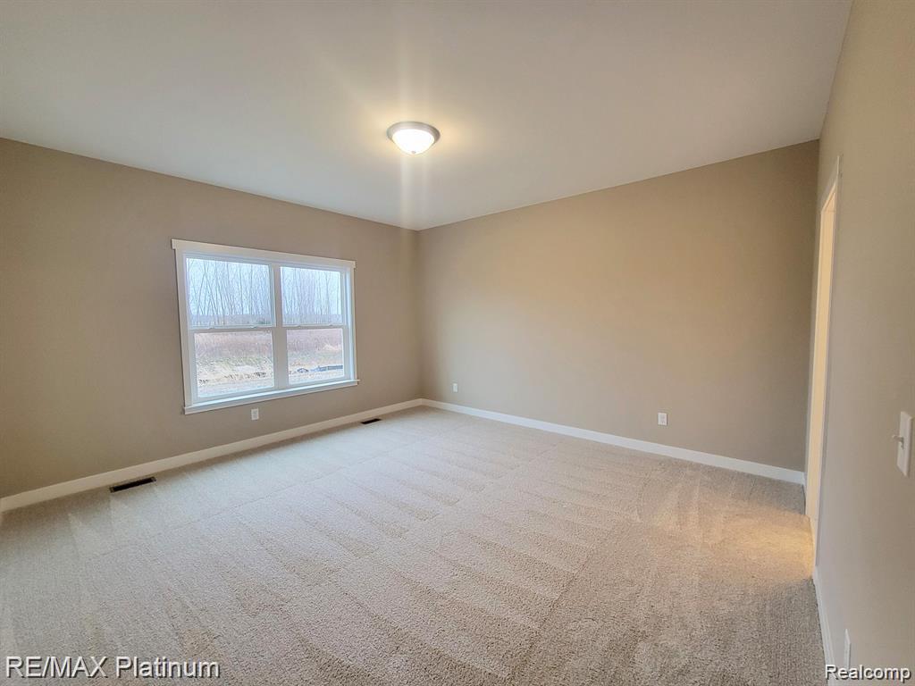 861 Oakwood Circle 22 Property Photo 20