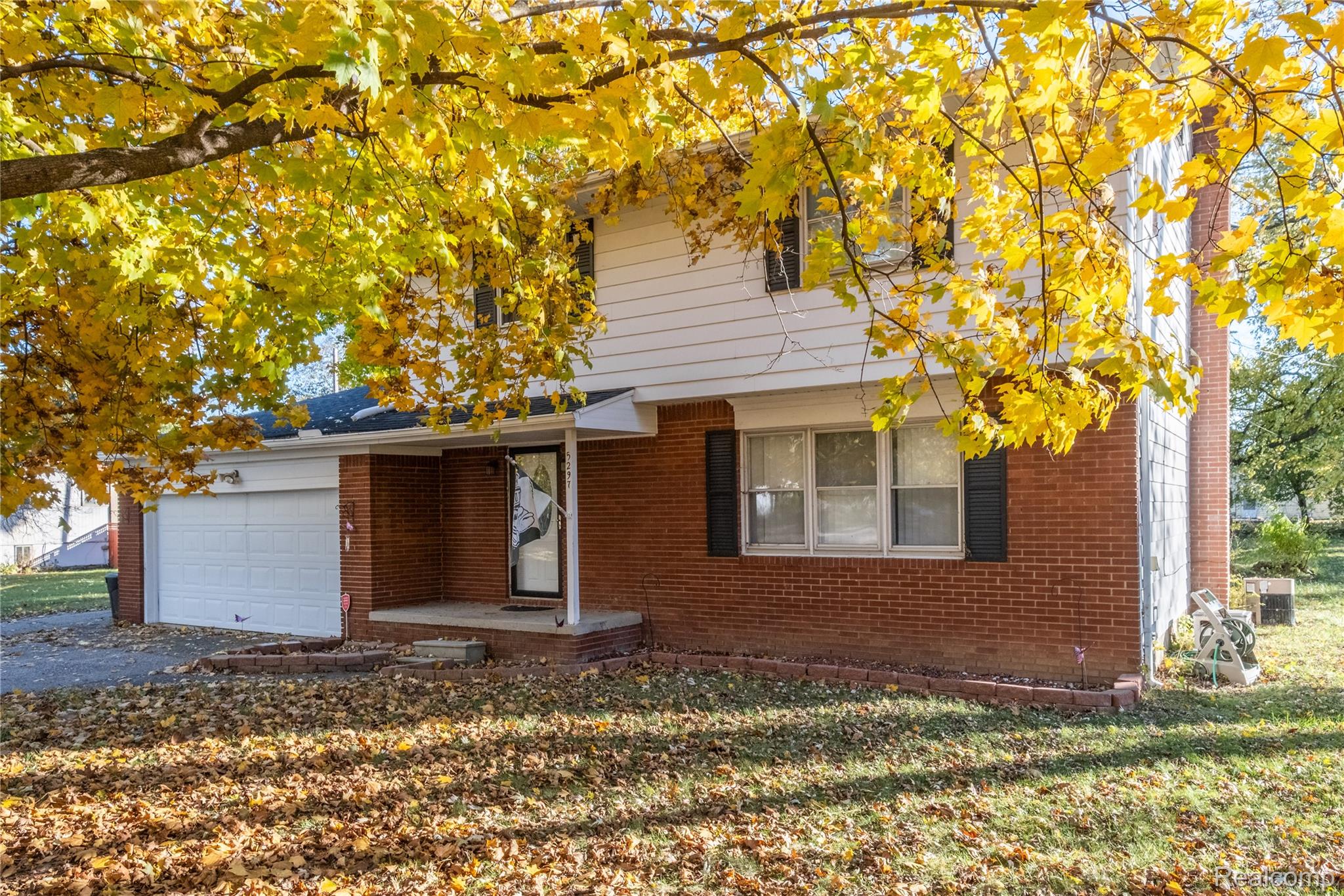5297 Oaktree Drive Property Photo 1