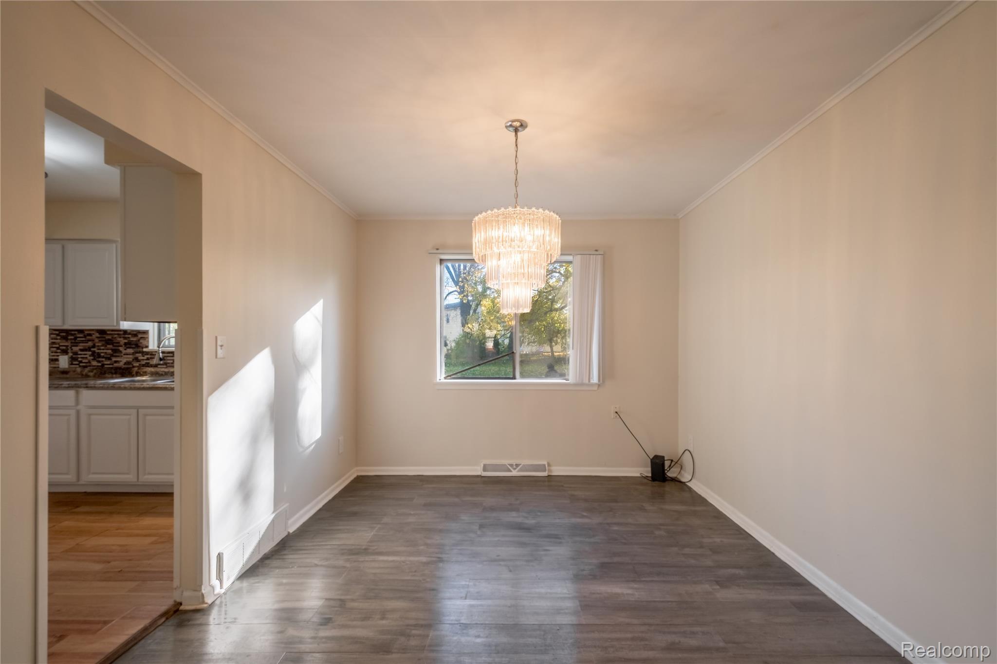 5297 Oaktree Drive Property Photo 3
