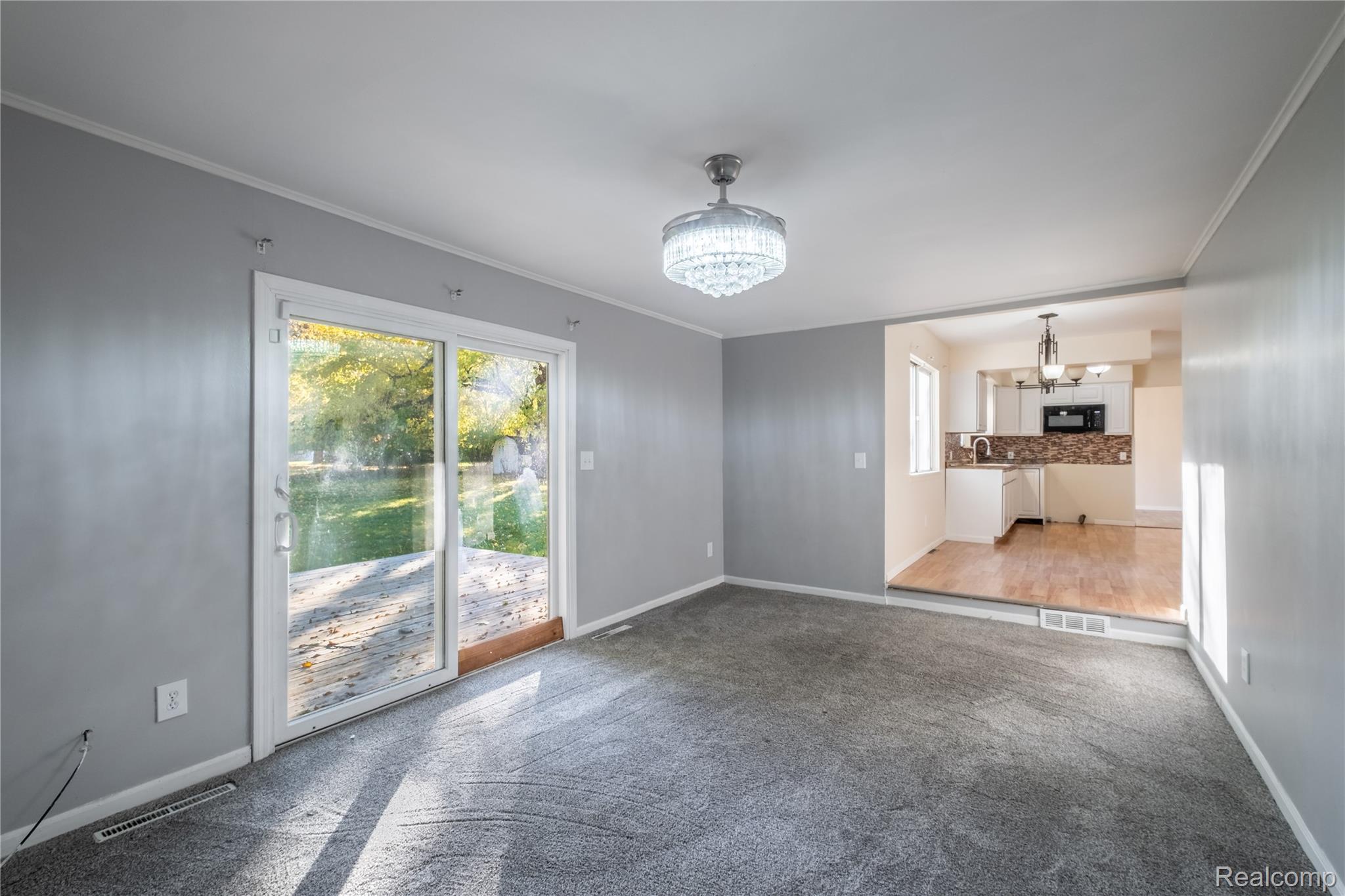 5297 Oaktree Drive Property Photo 8