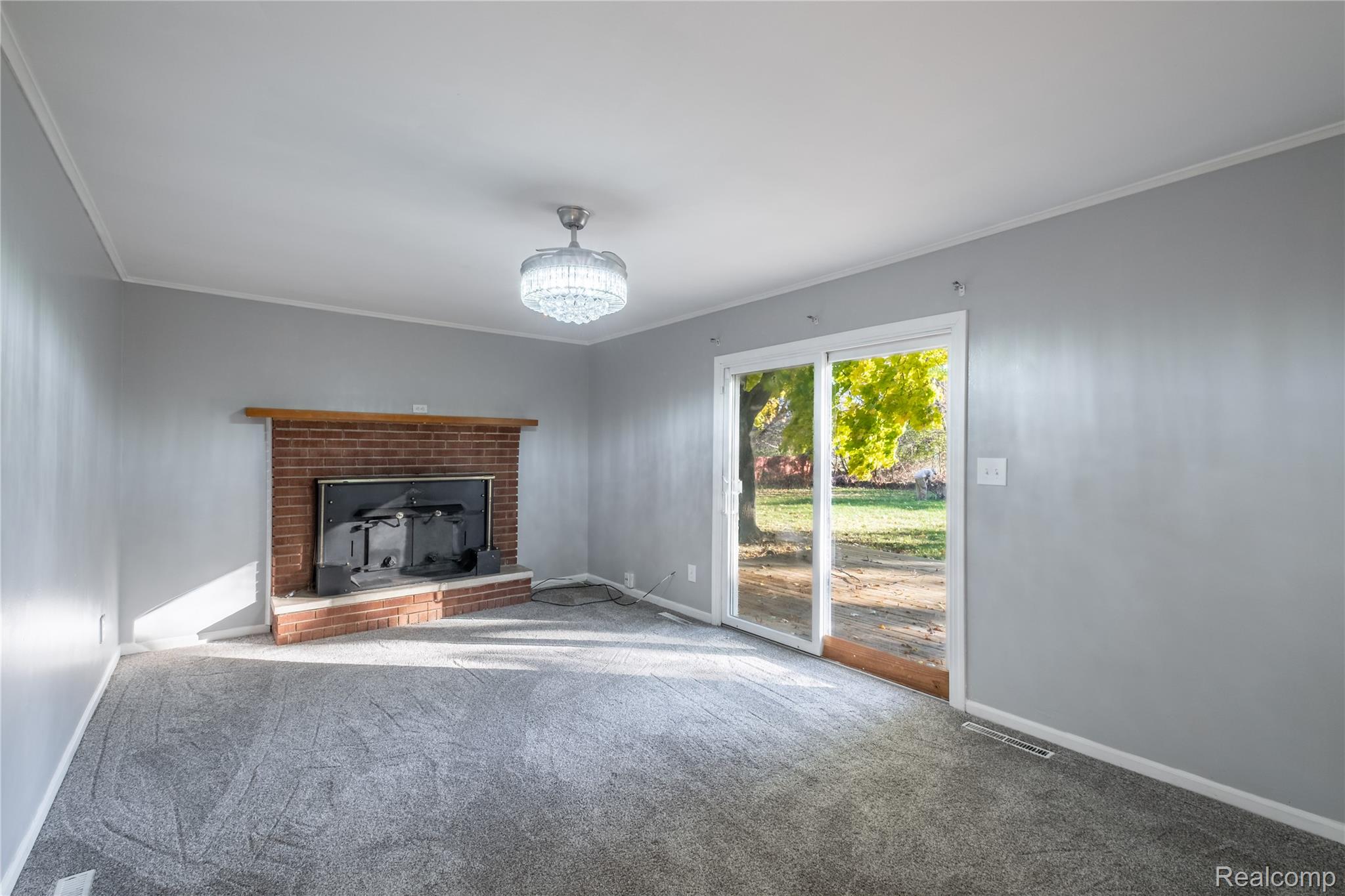 5297 Oaktree Drive Property Photo 9