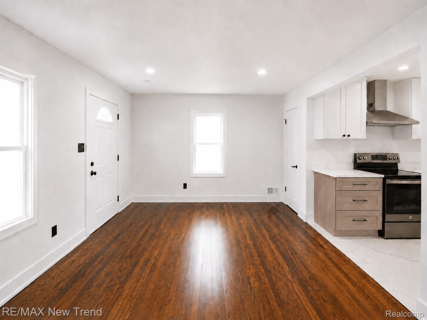 1512 E Maxlow Avenue Property Photo 6