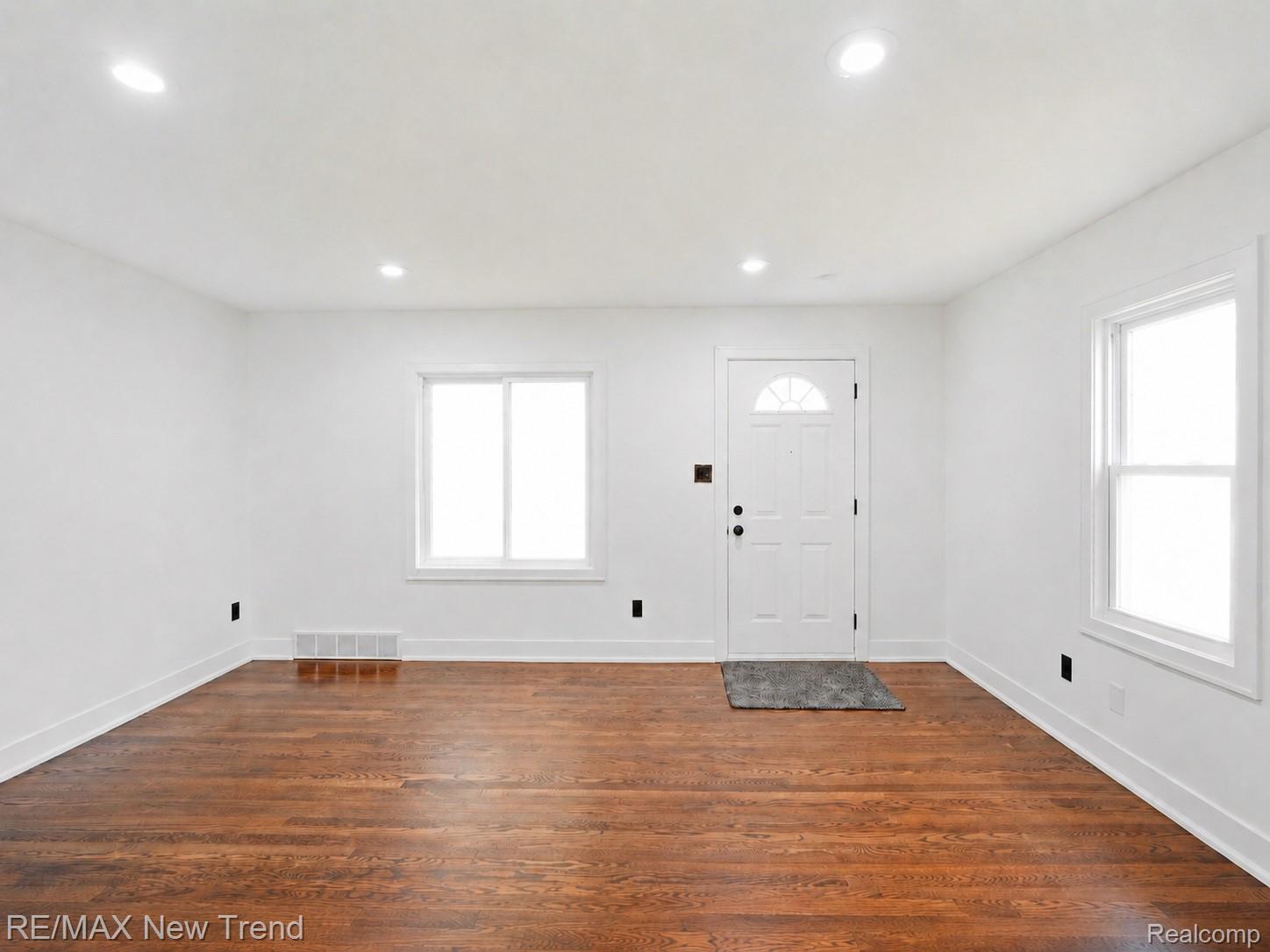 1512 E Maxlow Avenue Property Photo 11