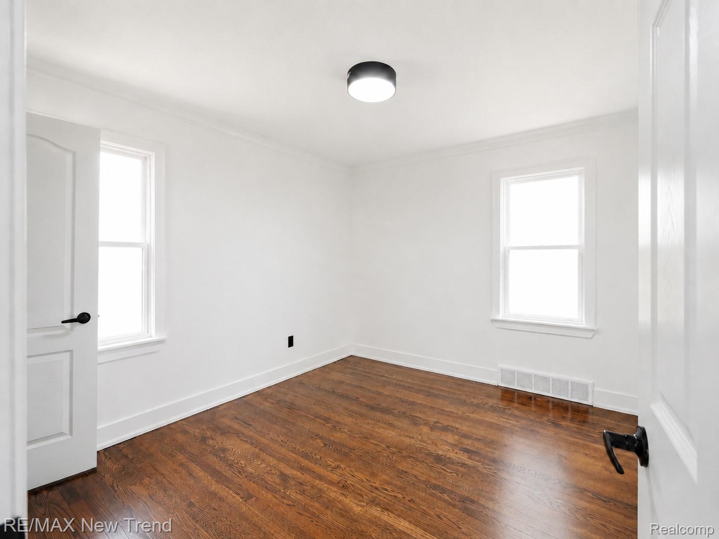 1512 E Maxlow Avenue Property Photo 16