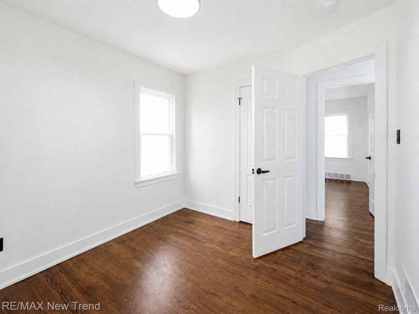 1512 E Maxlow Avenue Property Photo 18