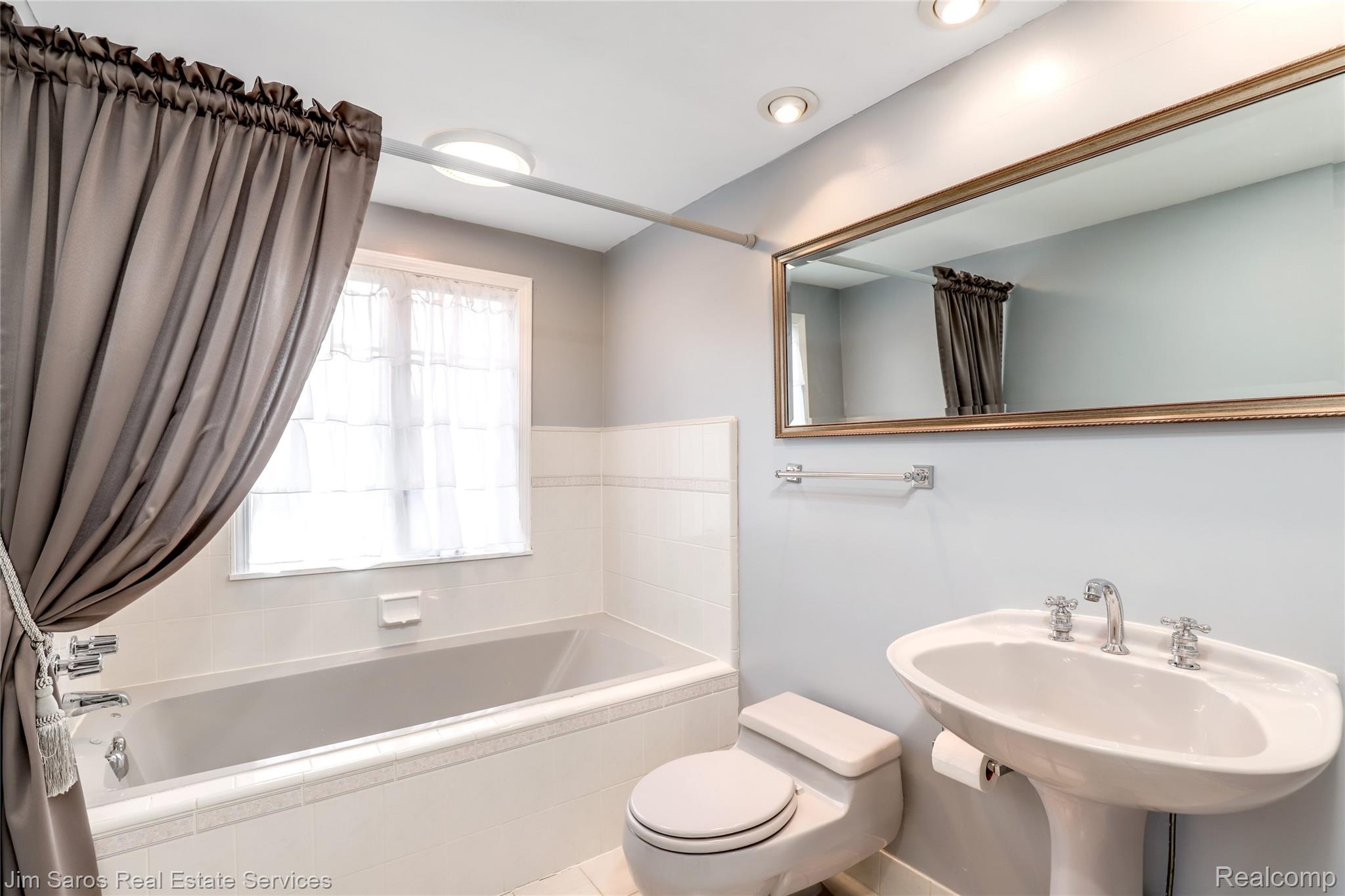 764 Harcourt Road Property Photo 32