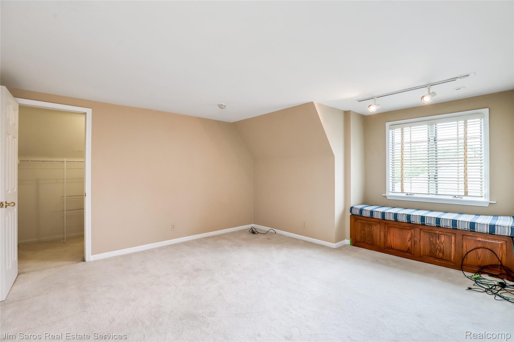 764 Harcourt Road Property Photo 34