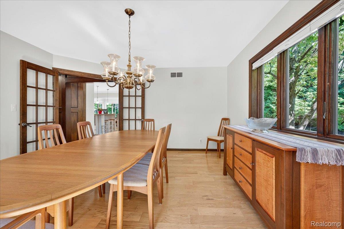 29498 E River Road Property Photo 10
