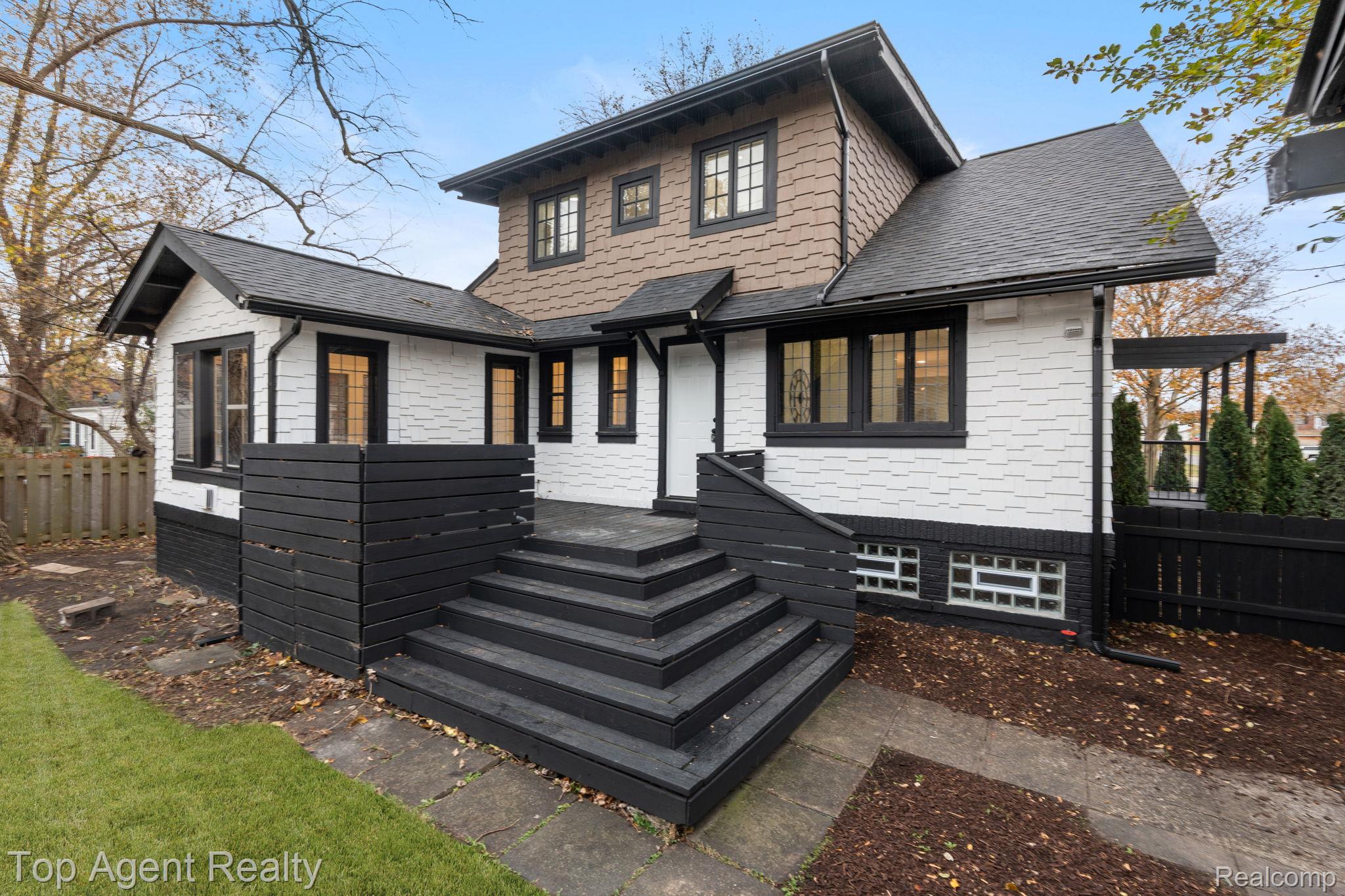 784 Barrington Road Property Photo 42