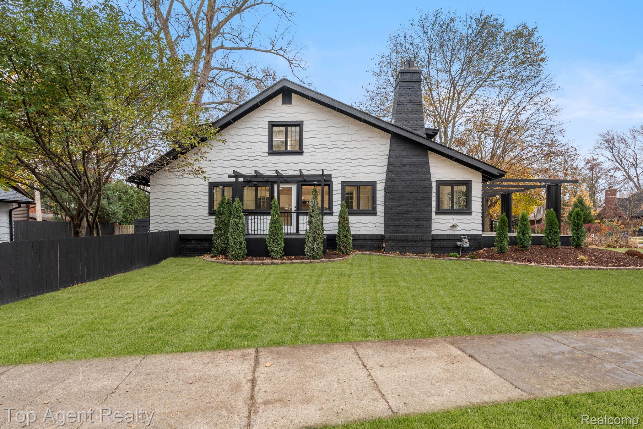 784 Barrington Road Property Photo 47