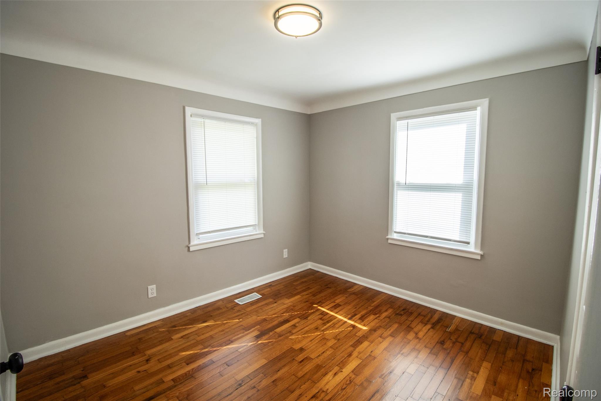 2829 Chicago Boulevard Property Photo 10