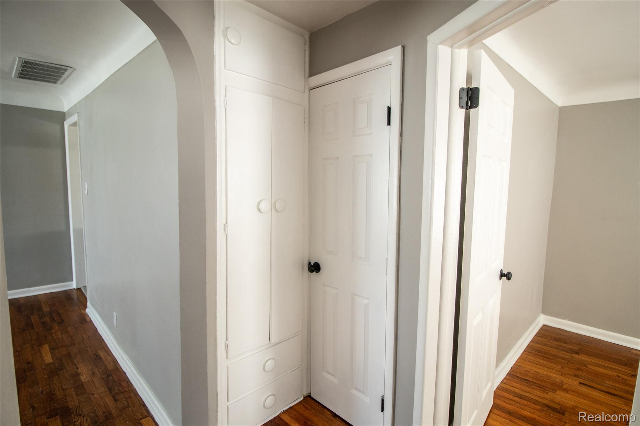 2829 Chicago Boulevard Property Photo 11