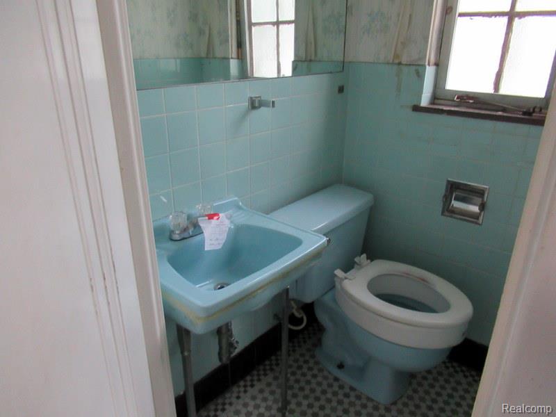 4650 Devonshire Road Property Photo 16