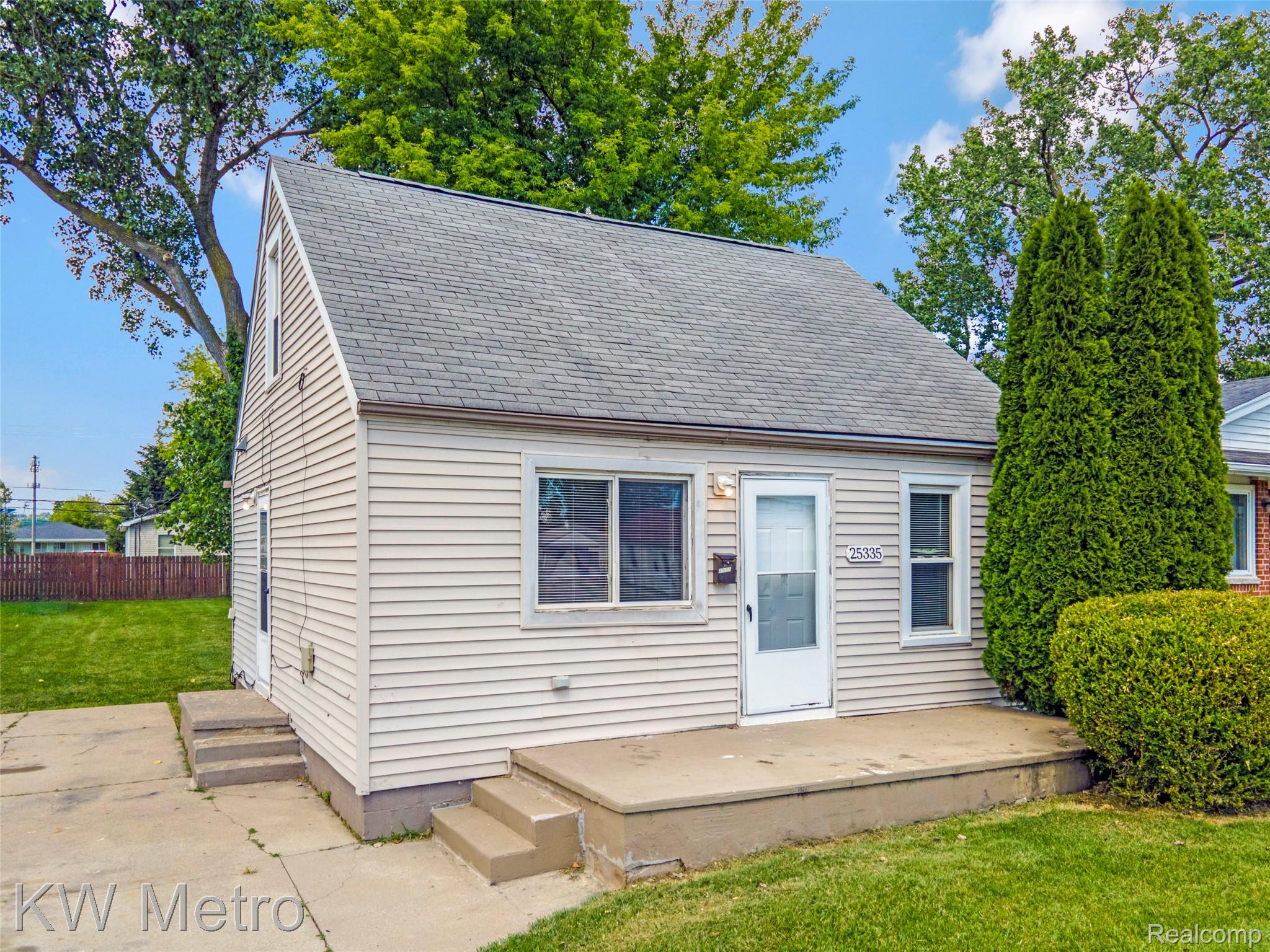 25335 Pinehurst Street Property Photo 1