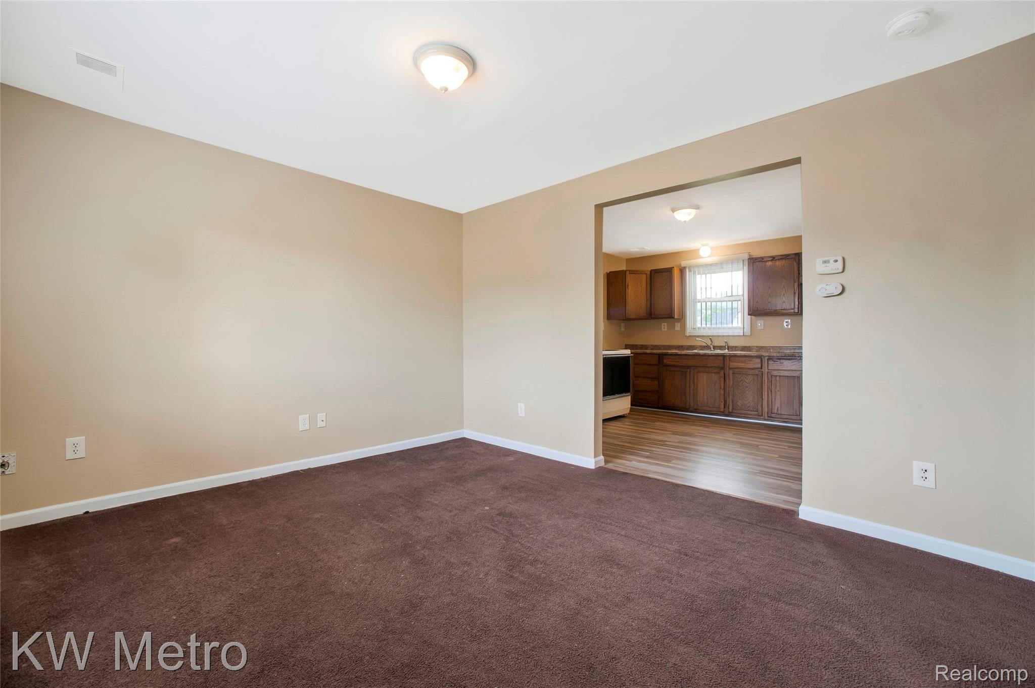 25335 Pinehurst Street Property Photo 5