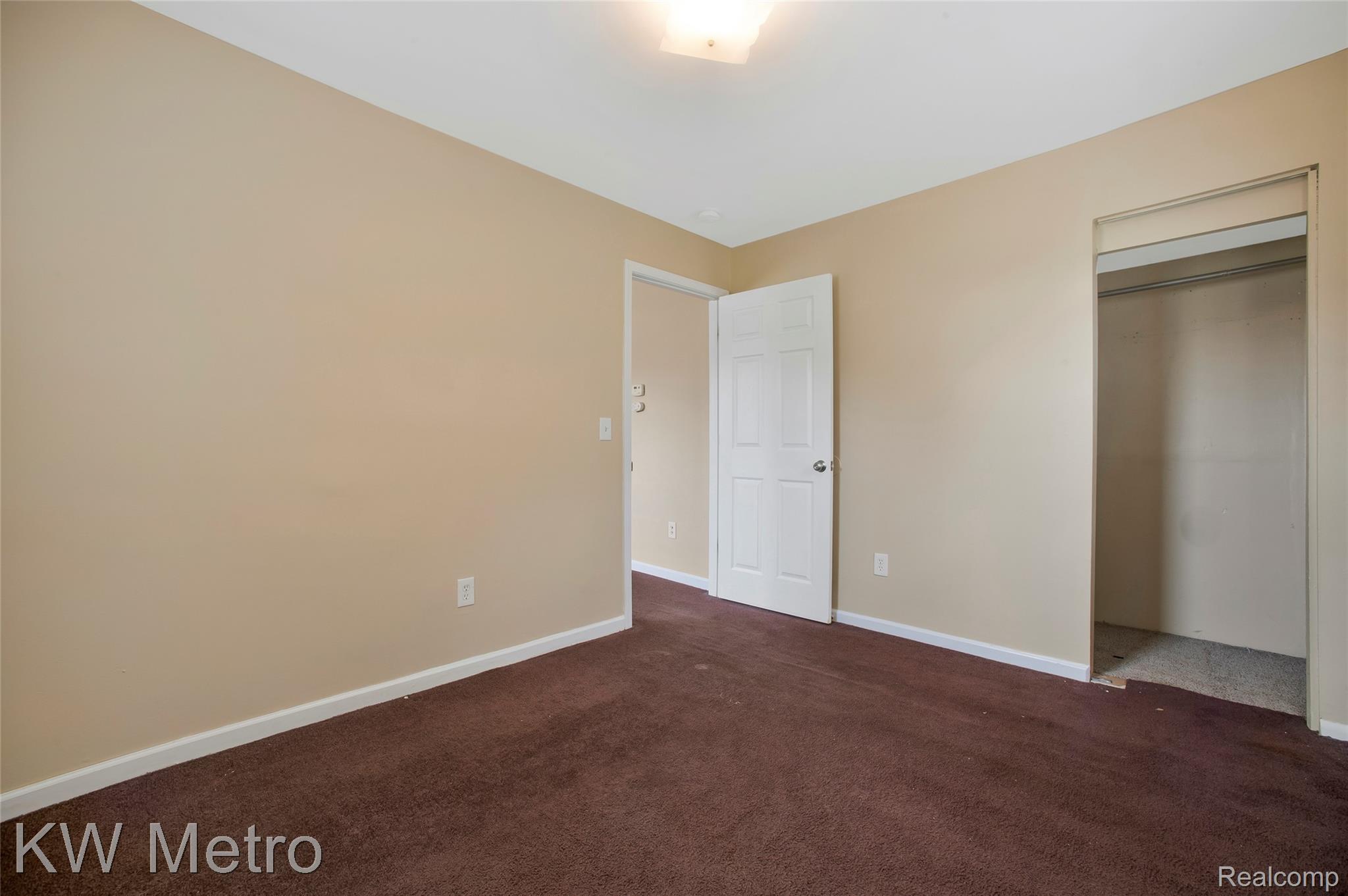 25335 Pinehurst Street Property Photo 8