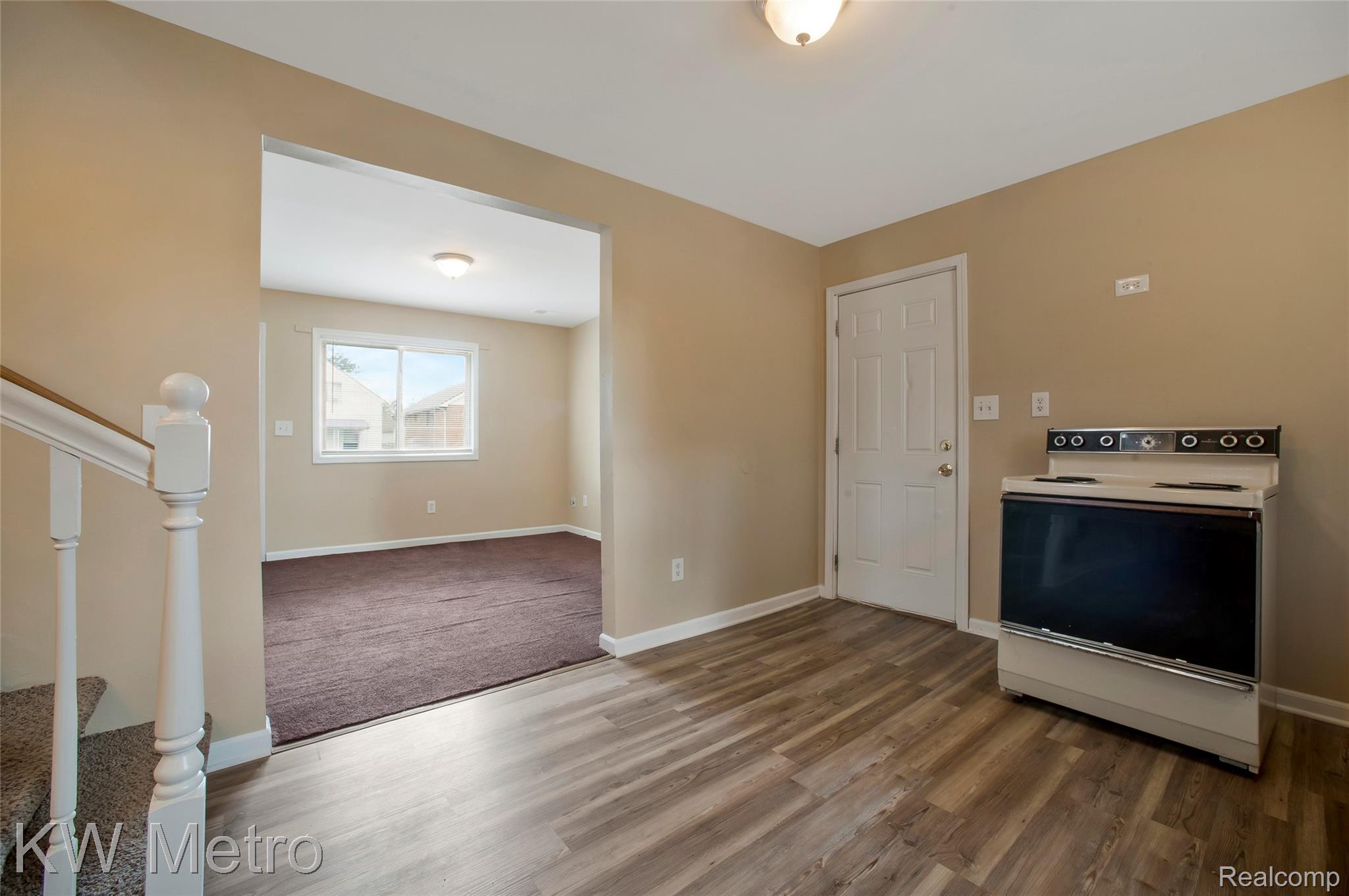 25335 Pinehurst Street Property Photo 10