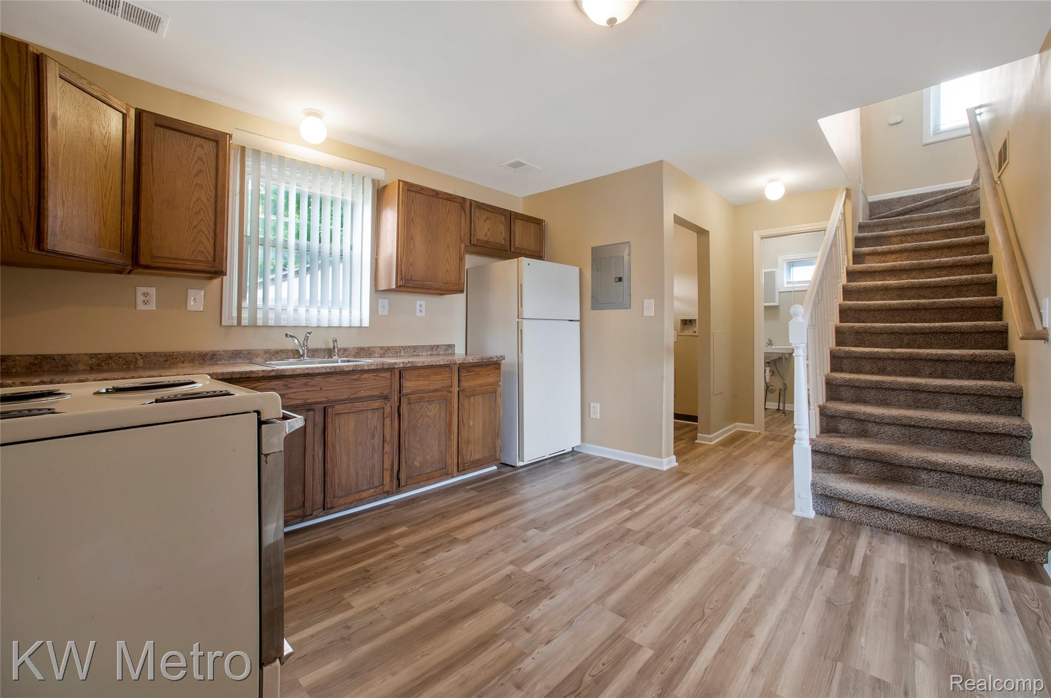 25335 Pinehurst Street Property Photo 11