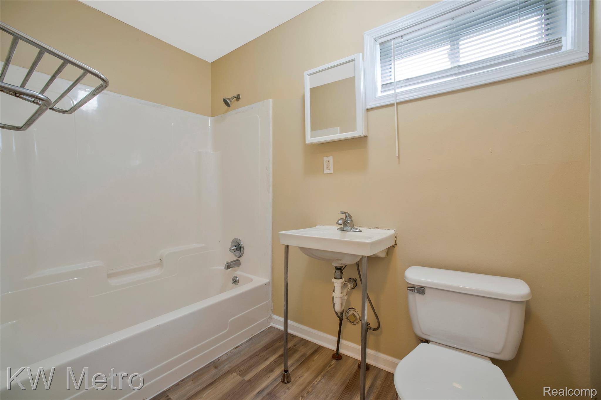 25335 Pinehurst Street Property Photo 12