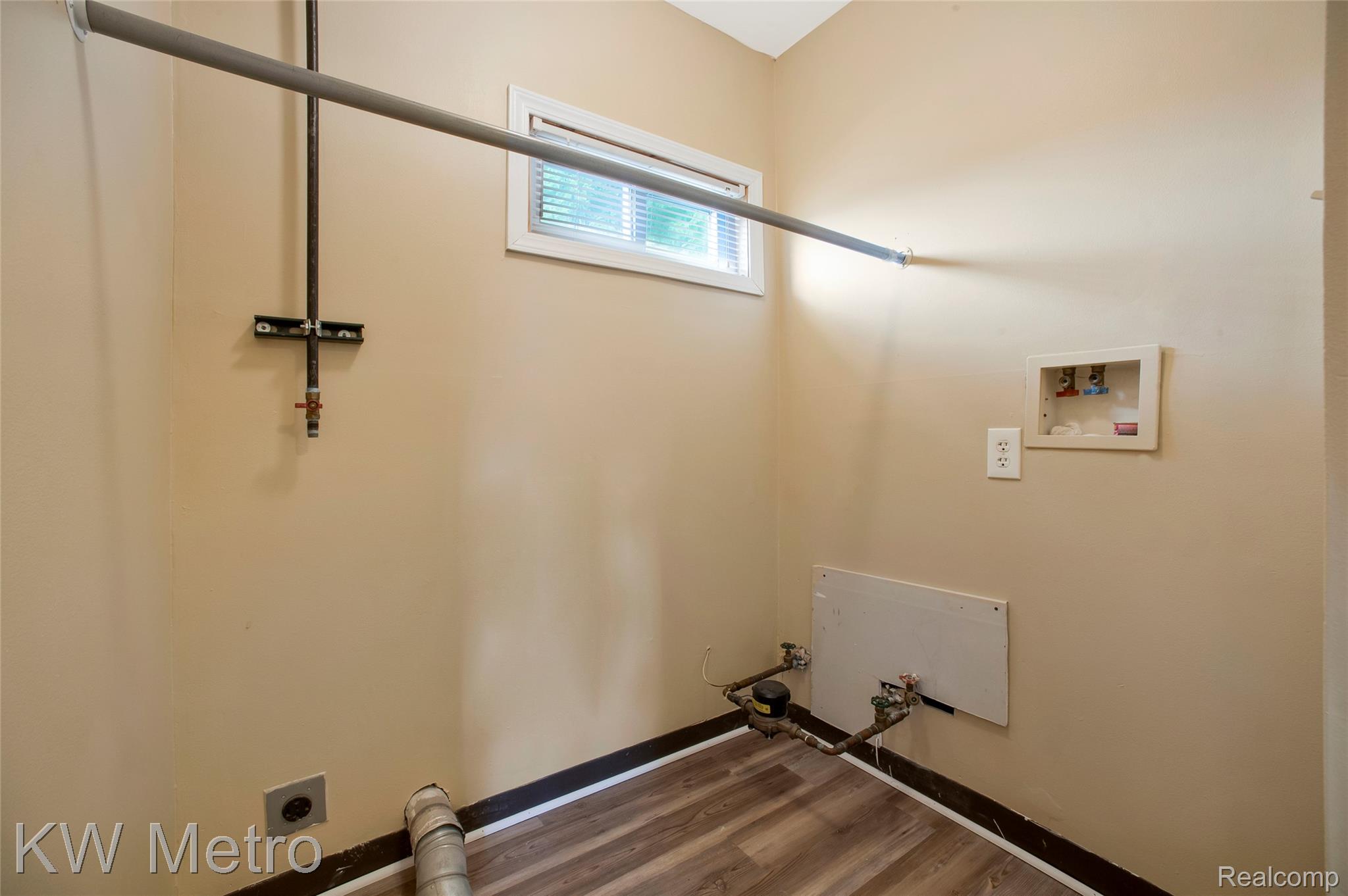 25335 Pinehurst Street Property Photo 13