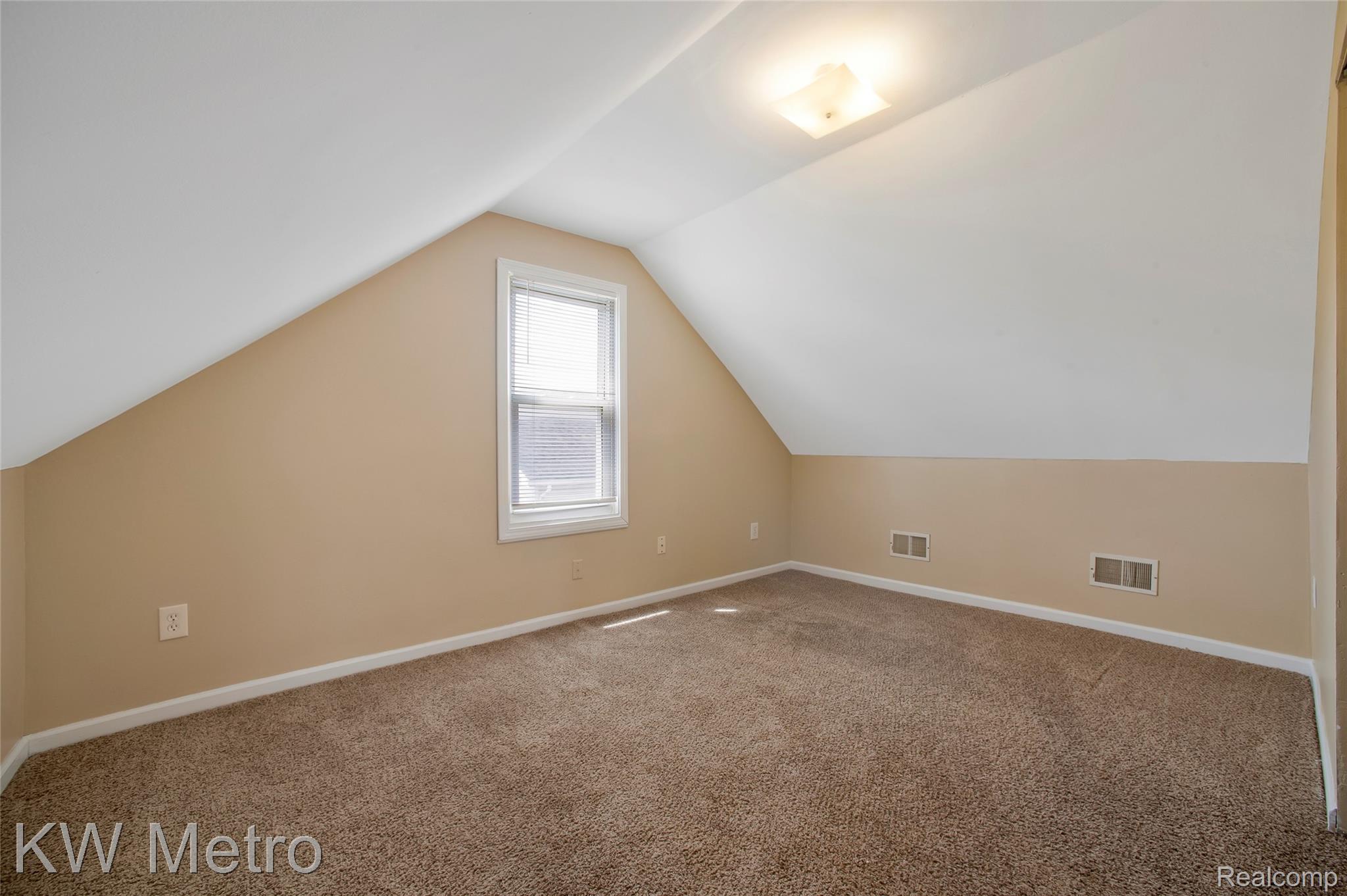 25335 Pinehurst Street Property Photo 16