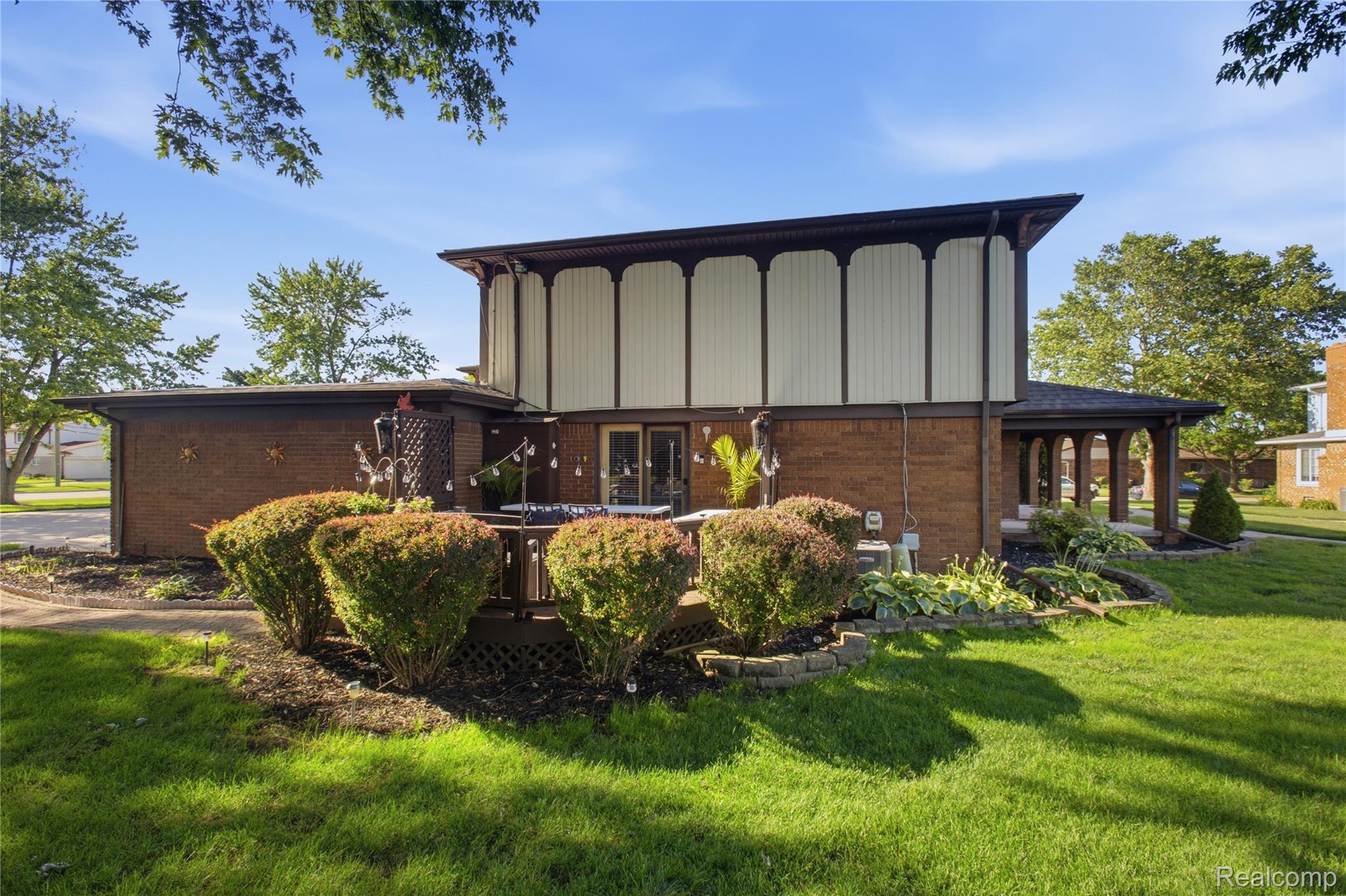 11606 Meadow Lane Drive Property Photo 3