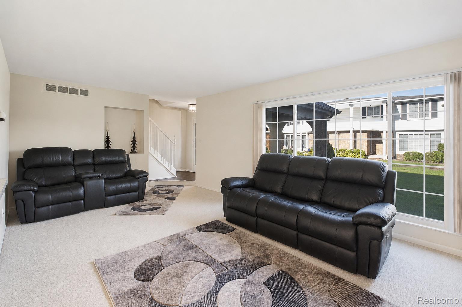 11606 Meadow Lane Drive Property Photo 17