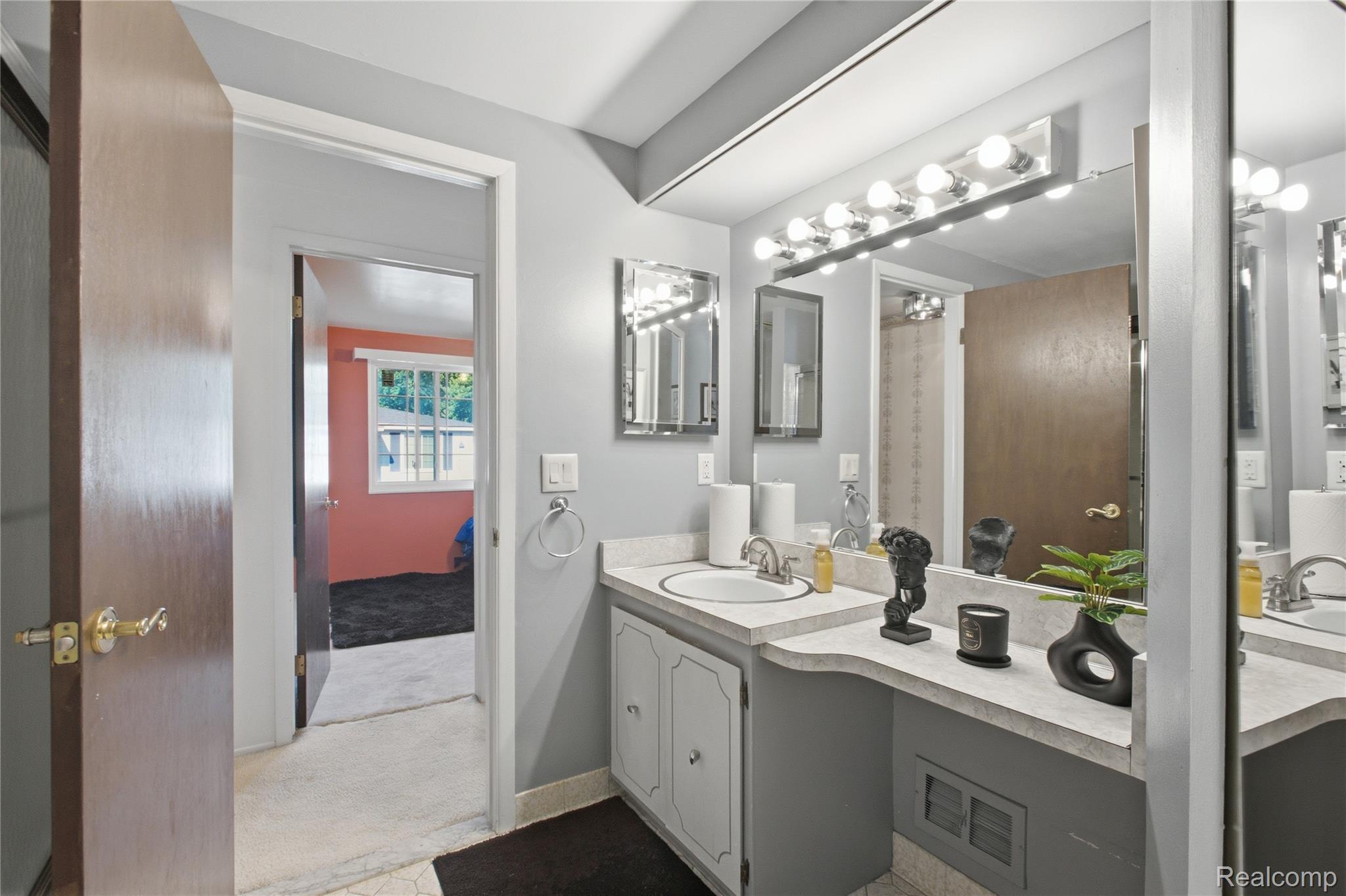 11606 Meadow Lane Drive Property Photo 19