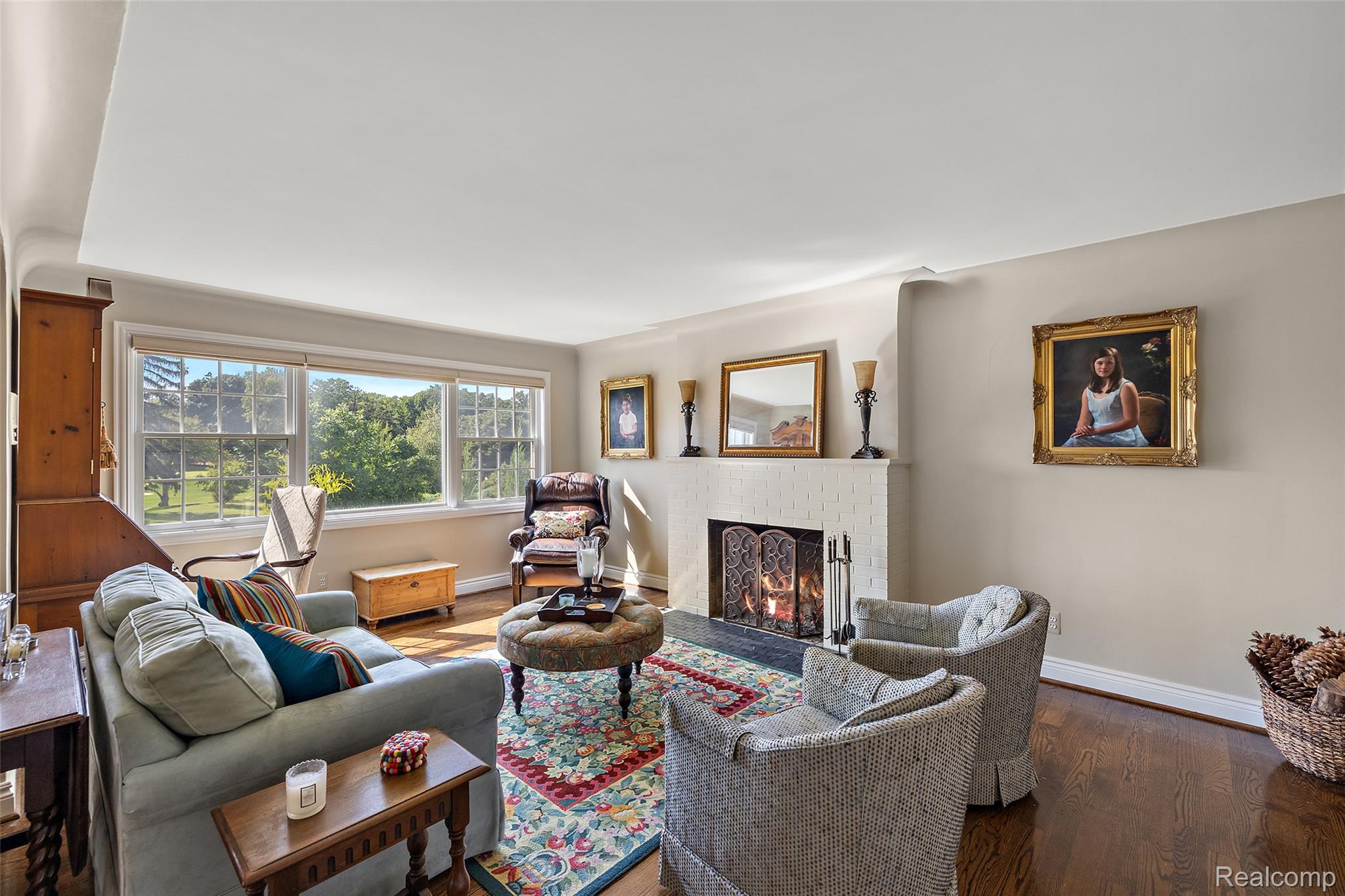 1370 Fieldway Drive Property Photo 3