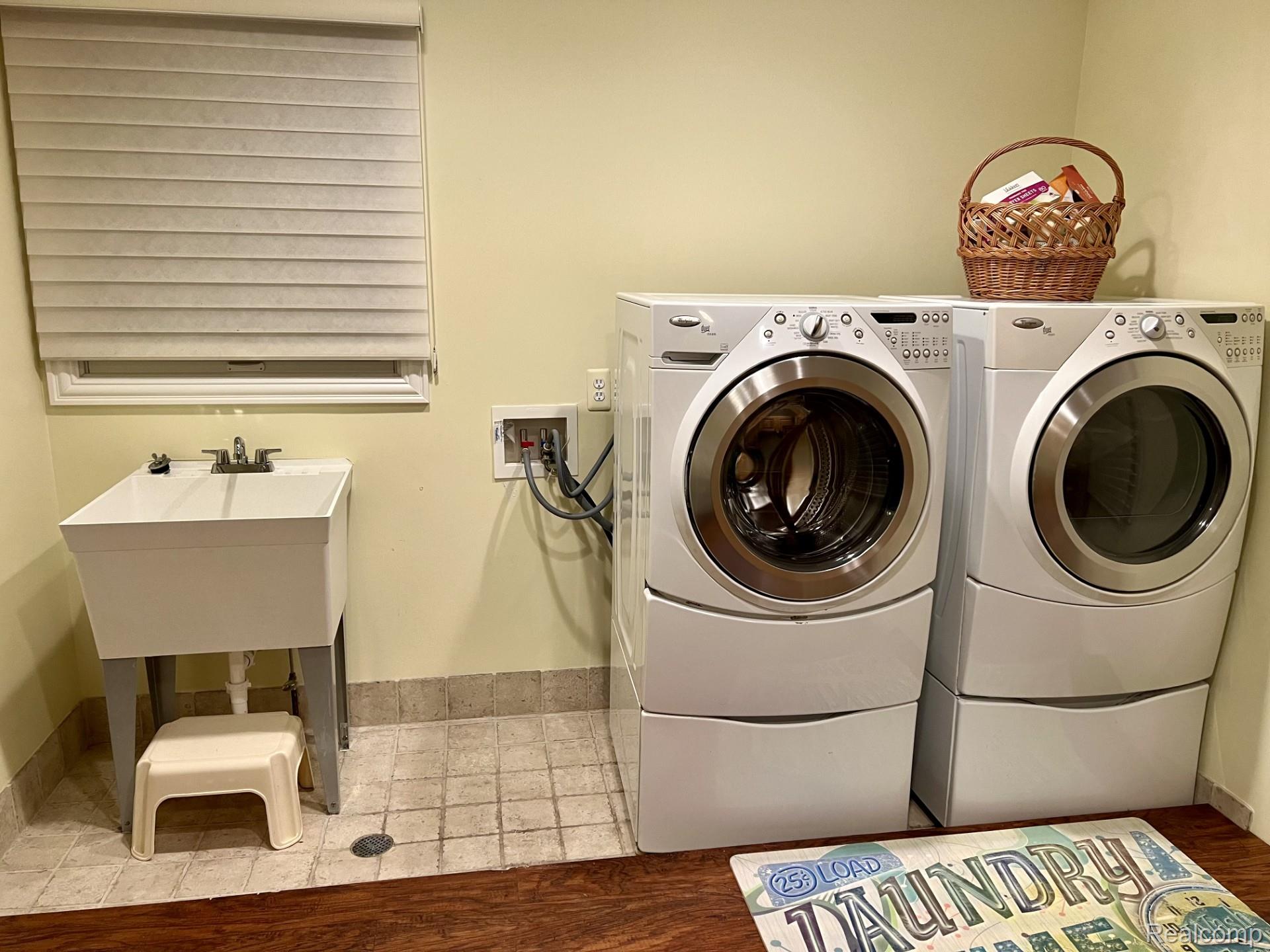 1370 Fieldway Drive Property Photo 42