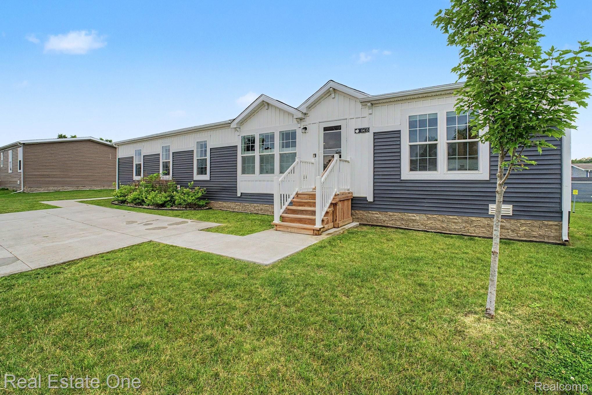 6435 Prince Blvd Property Photo 2