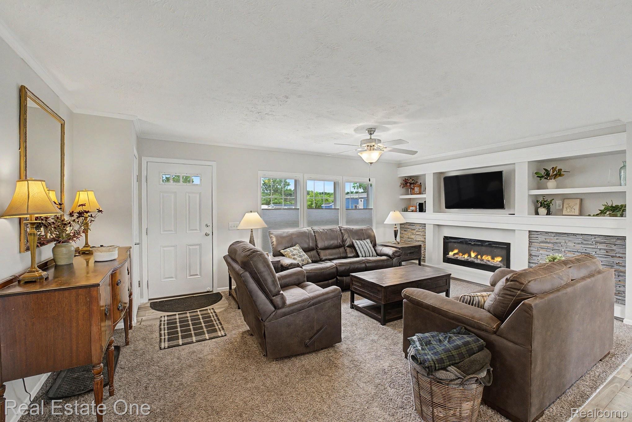 6435 Prince Blvd Property Photo 5