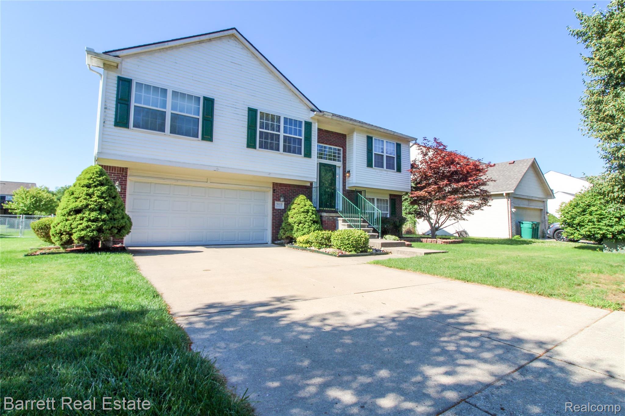 39119 Clocktower Drive Property Photo 2
