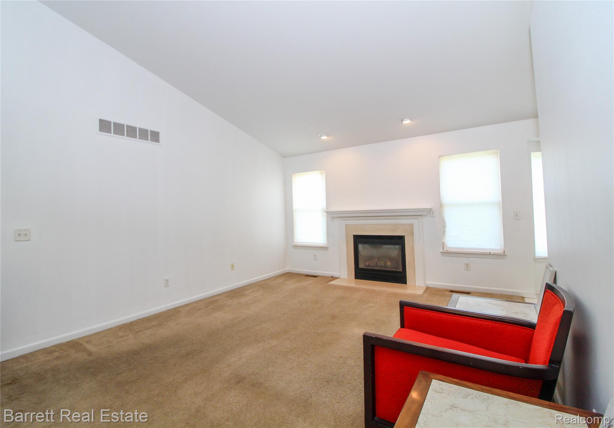 39119 Clocktower Drive Property Photo 8