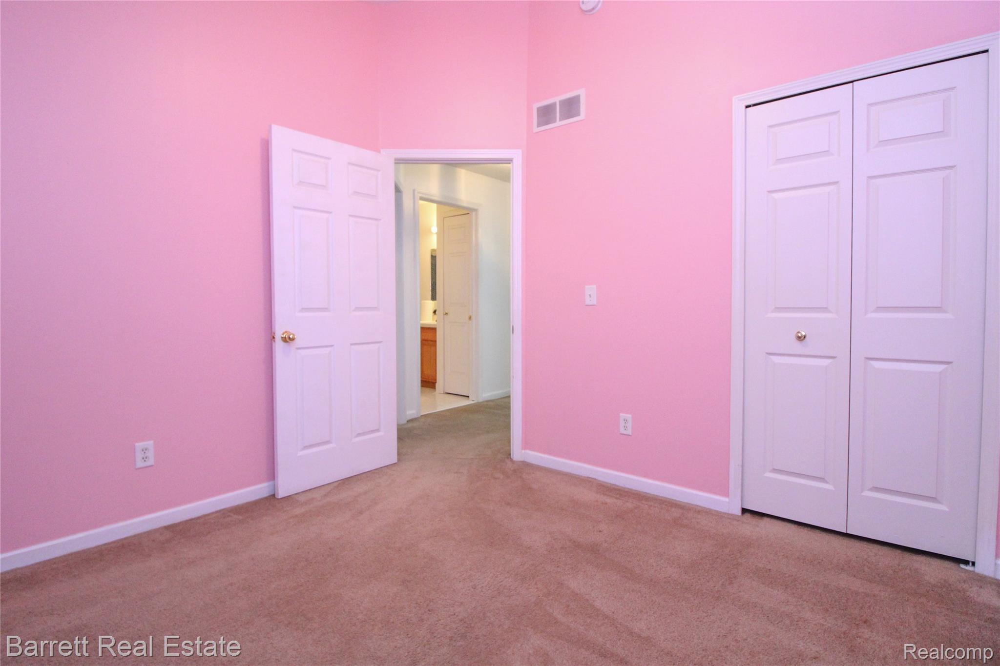 39119 Clocktower Drive Property Photo 15