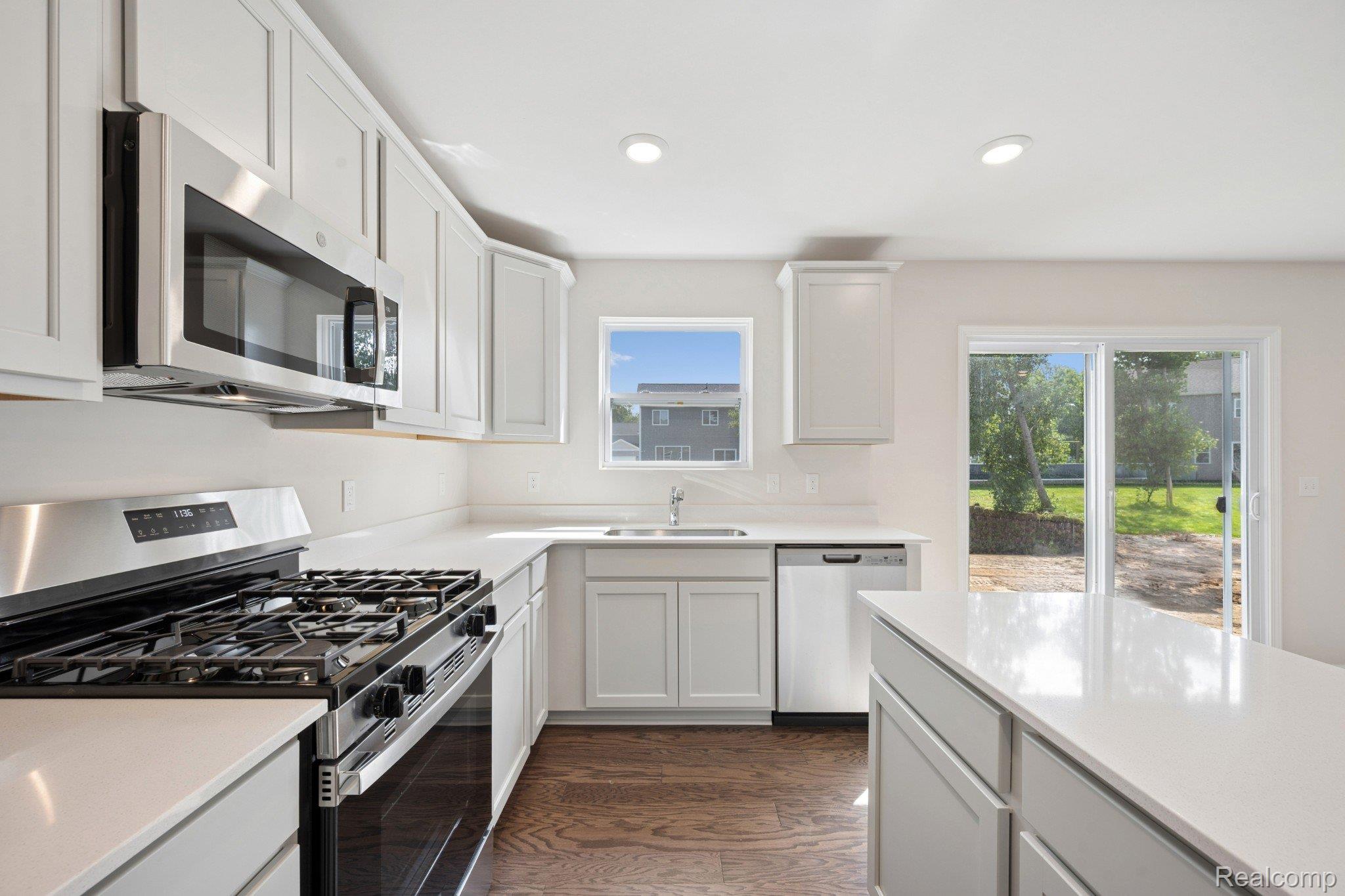 368 Edge Brook Drive Property Photo 4