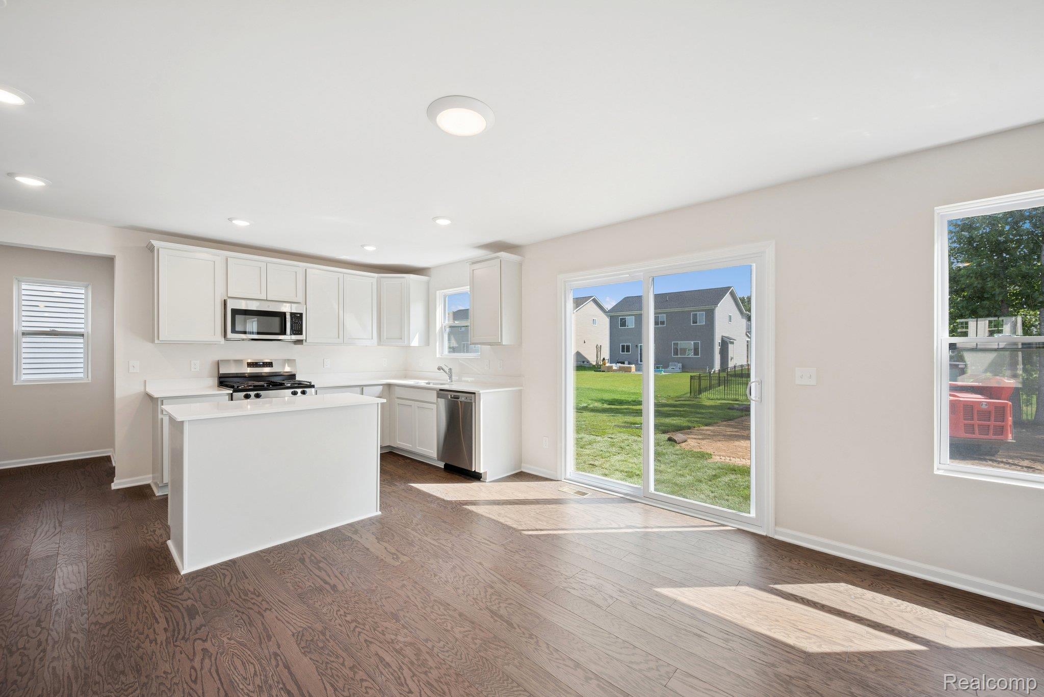 368 Edge Brook Drive Property Photo 5