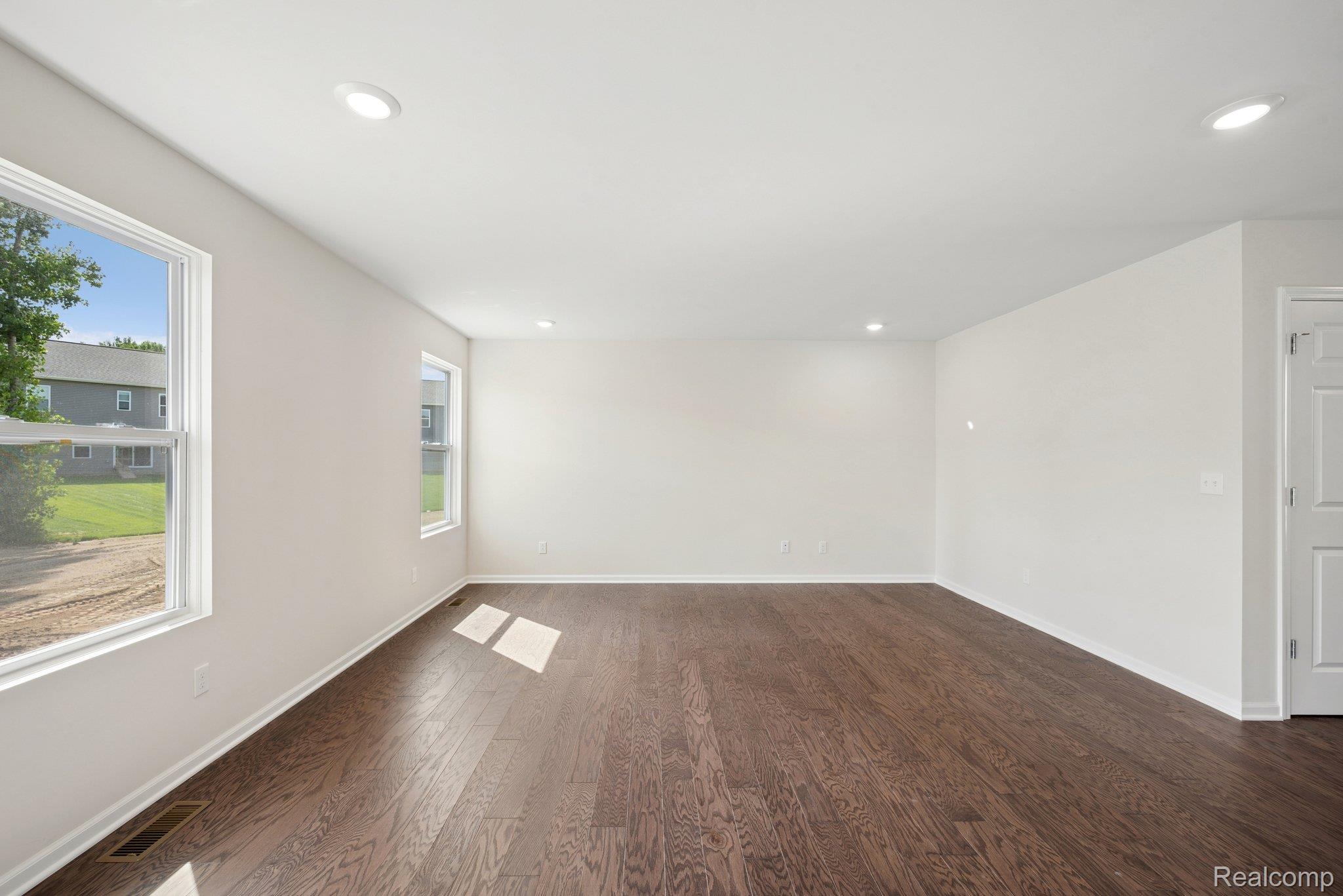 368 Edge Brook Drive Property Photo 8