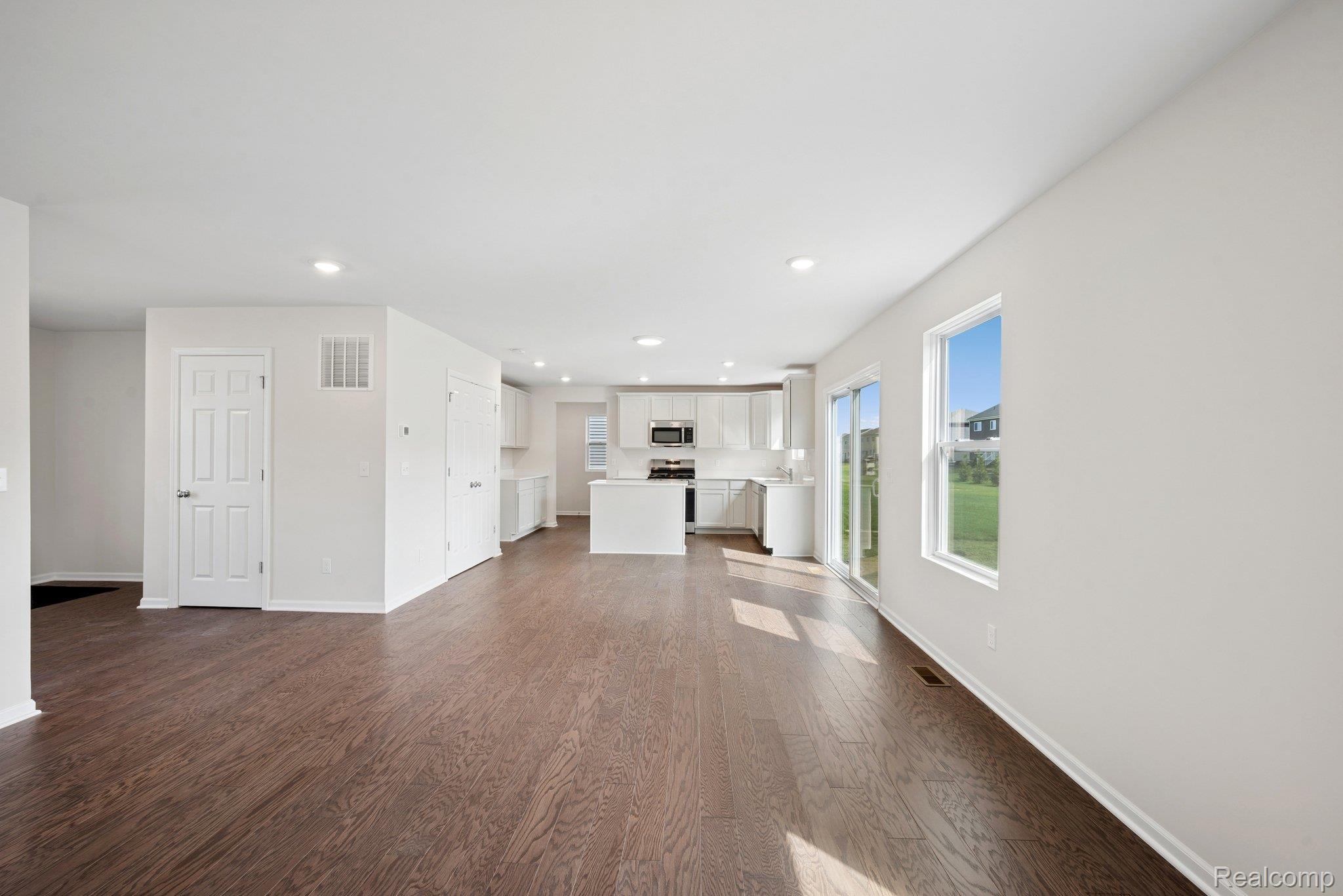 368 Edge Brook Drive Property Photo 9