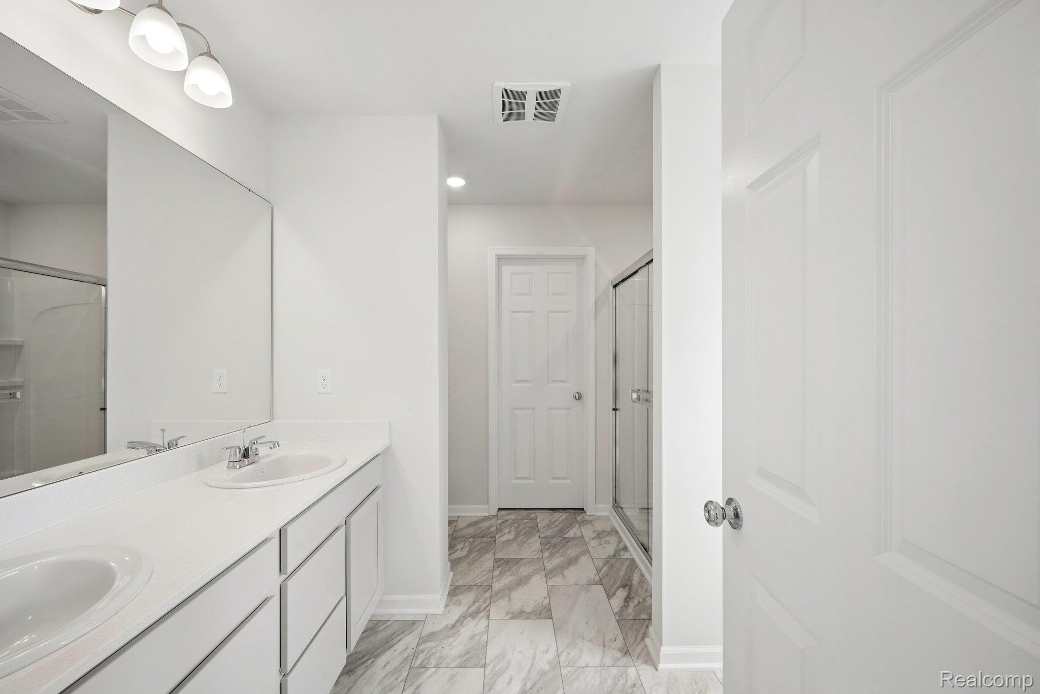 368 Edge Brook Drive Property Photo 14