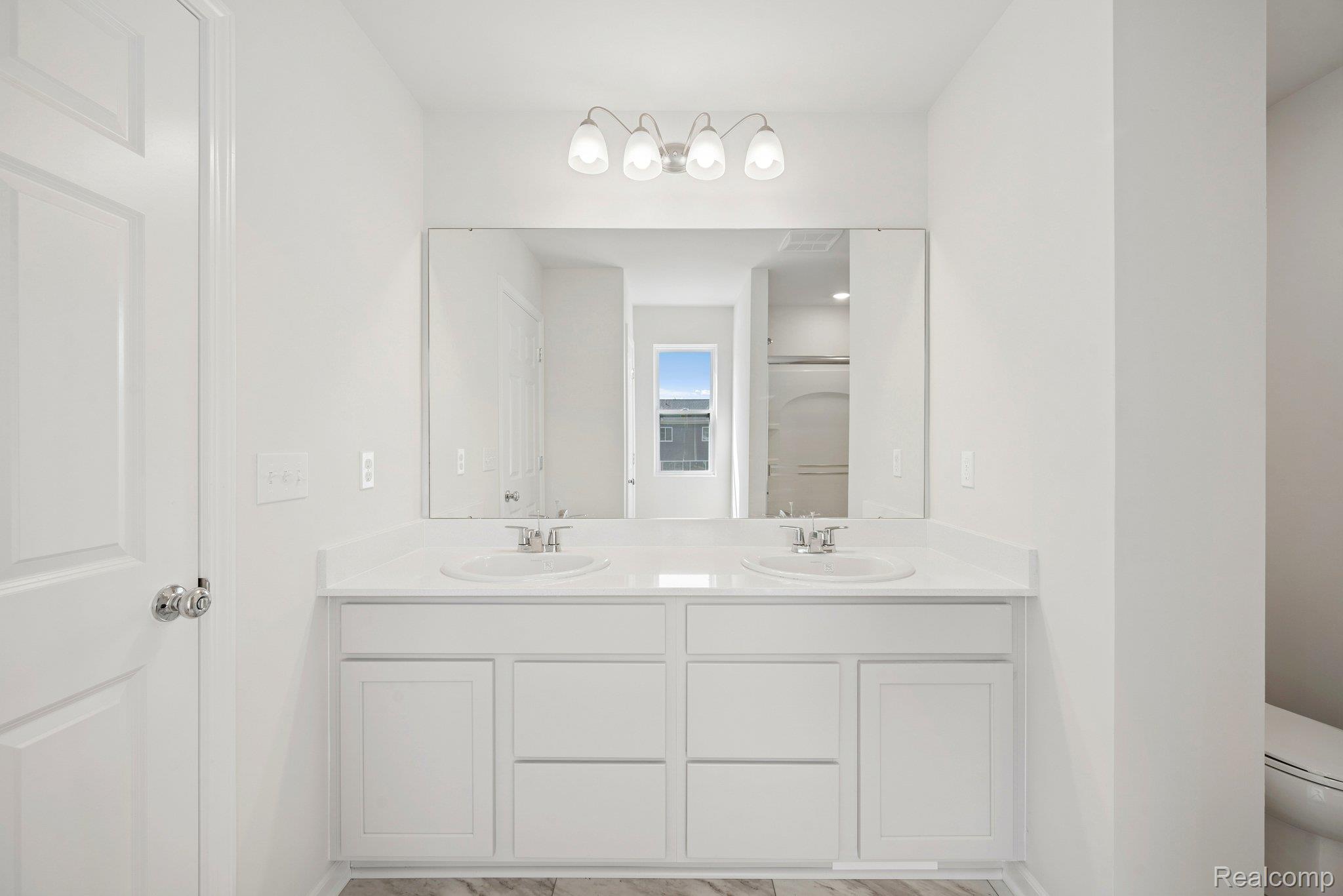 368 Edge Brook Drive Property Photo 15