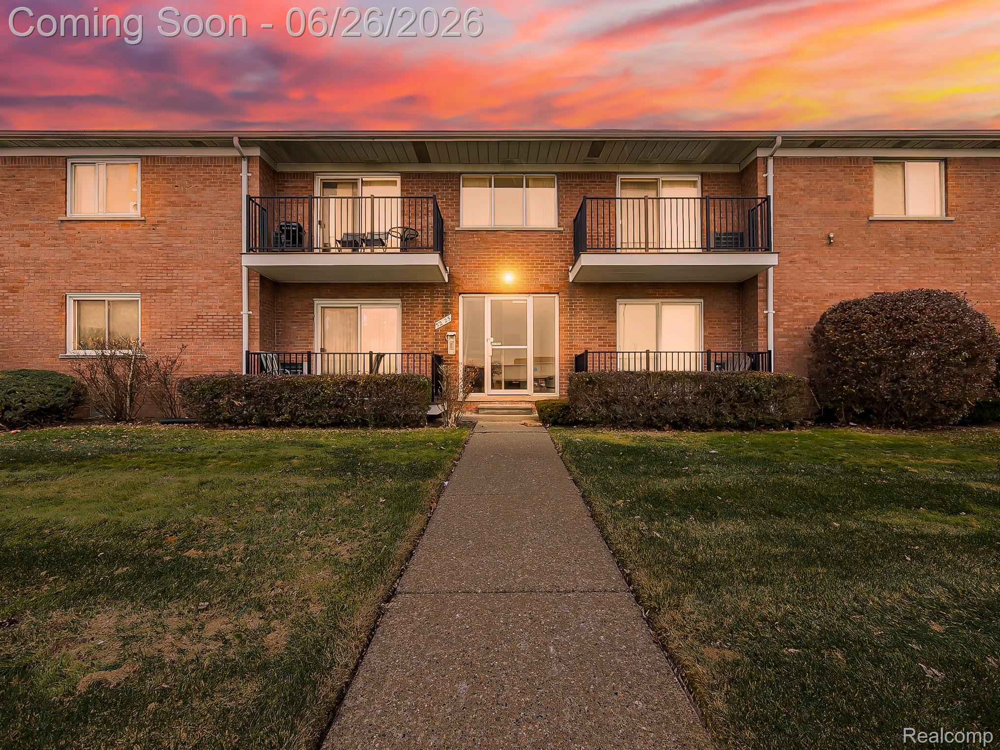 32125 Beaconsfield Street 44 Property Photo 1