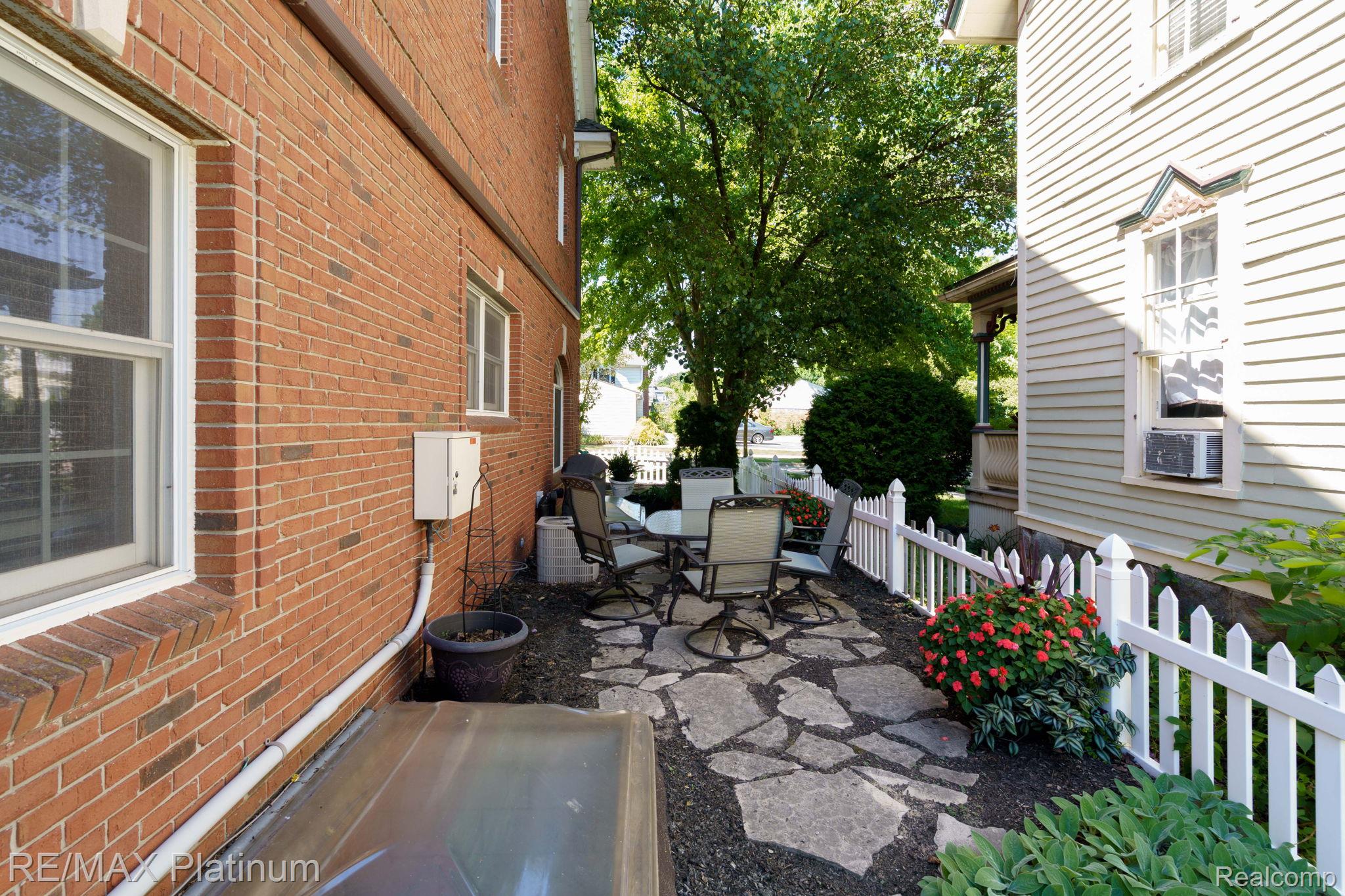 206 E Liberty Street Property Photo 13