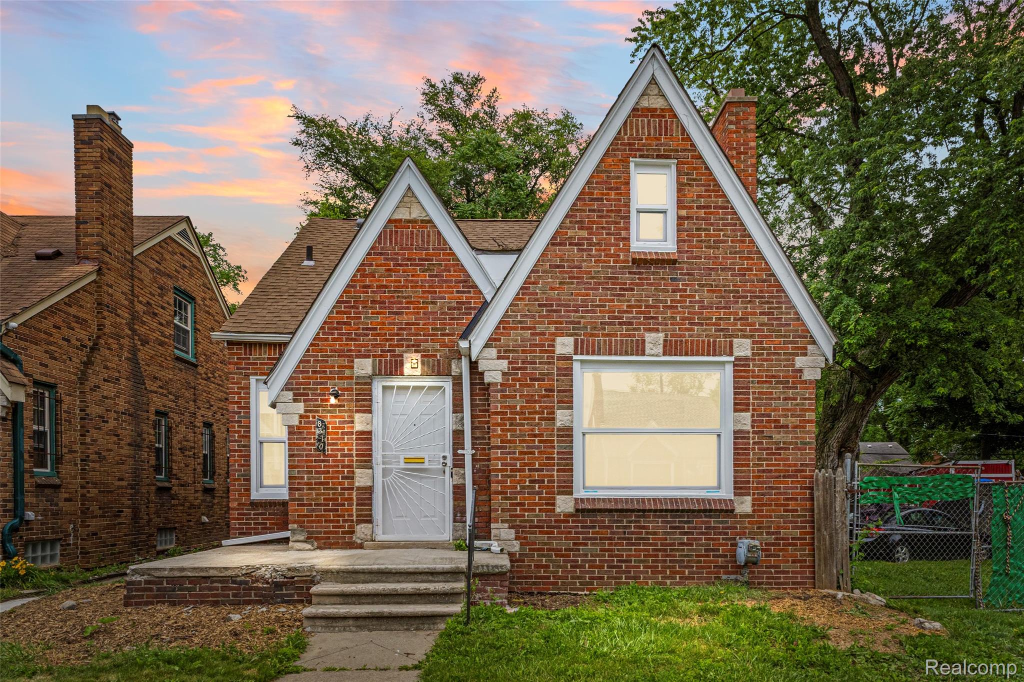 8310 Whitcomb Street Property Photo 1