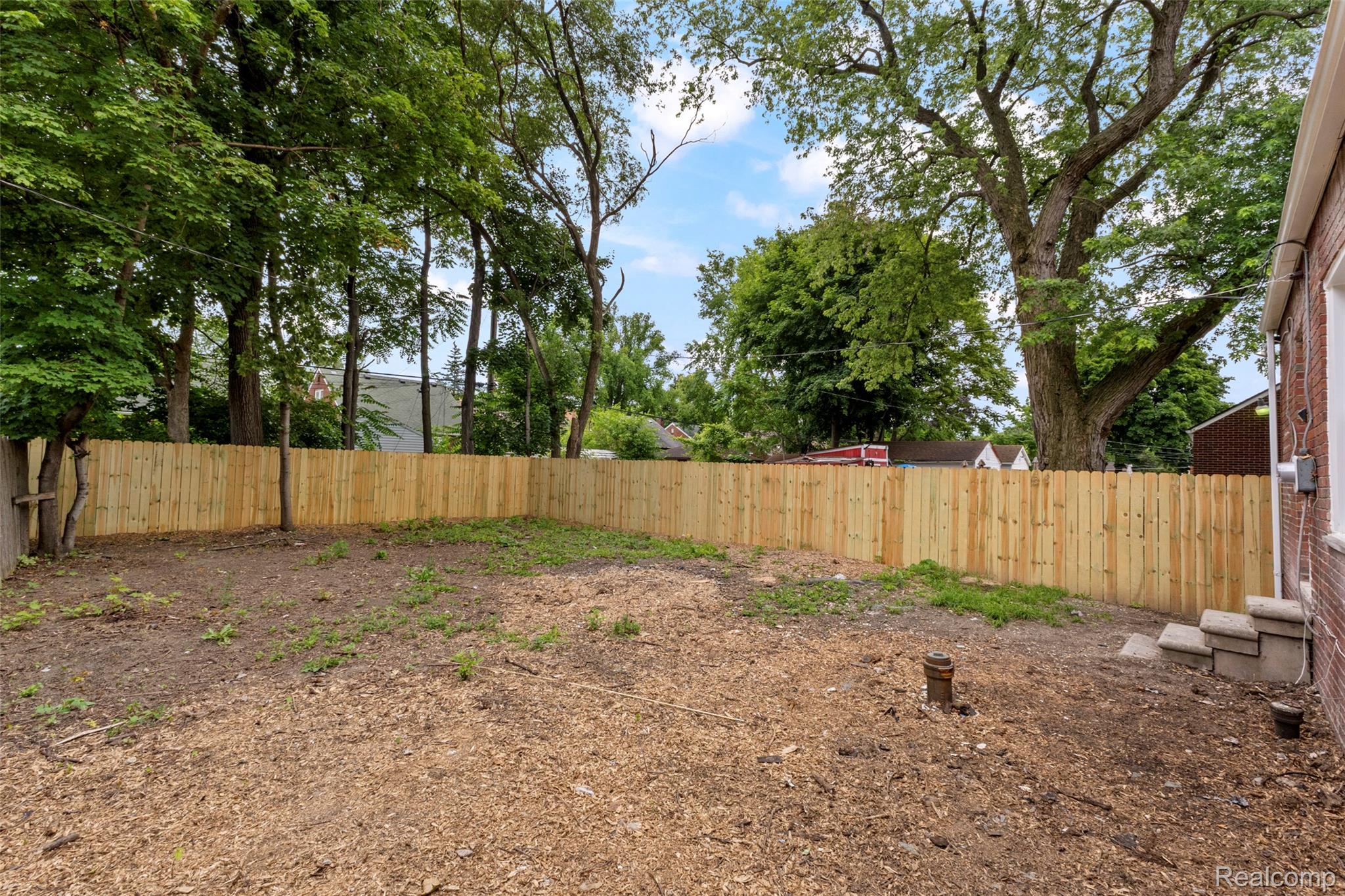 8310 Whitcomb Street Property Photo 5