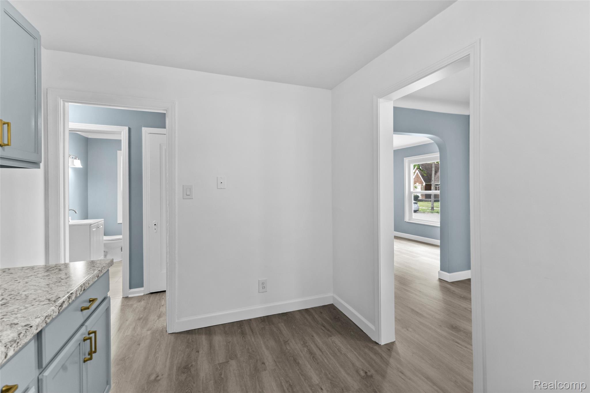 8310 Whitcomb Street Property Photo 15