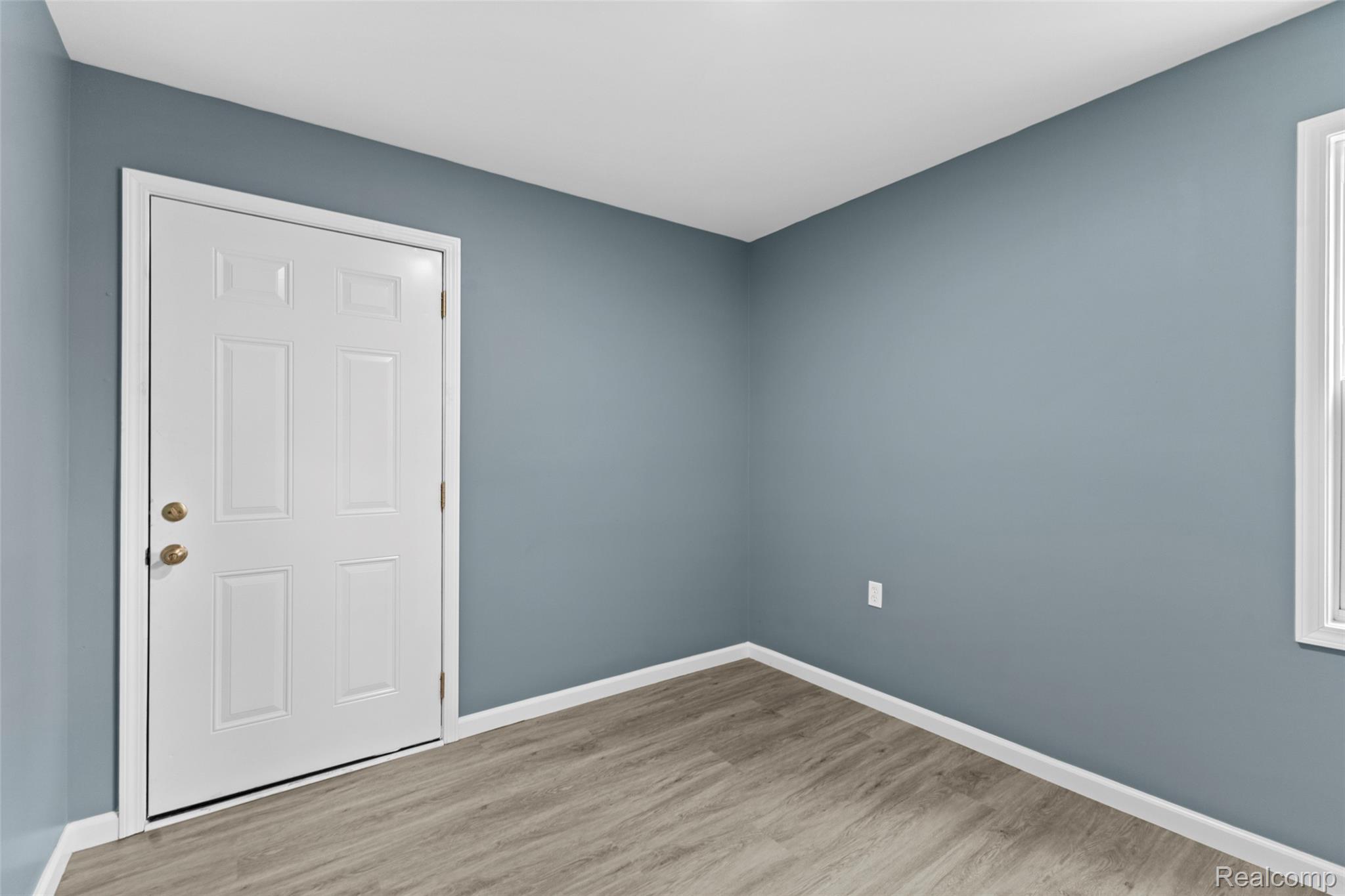 8310 Whitcomb Street Property Photo 18